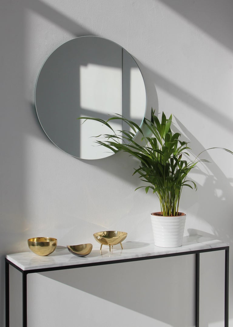 Orbis Gold Tinted Round Frameless Minimalist Modern Mirror, Medium In New Condition For Sale In London, GB