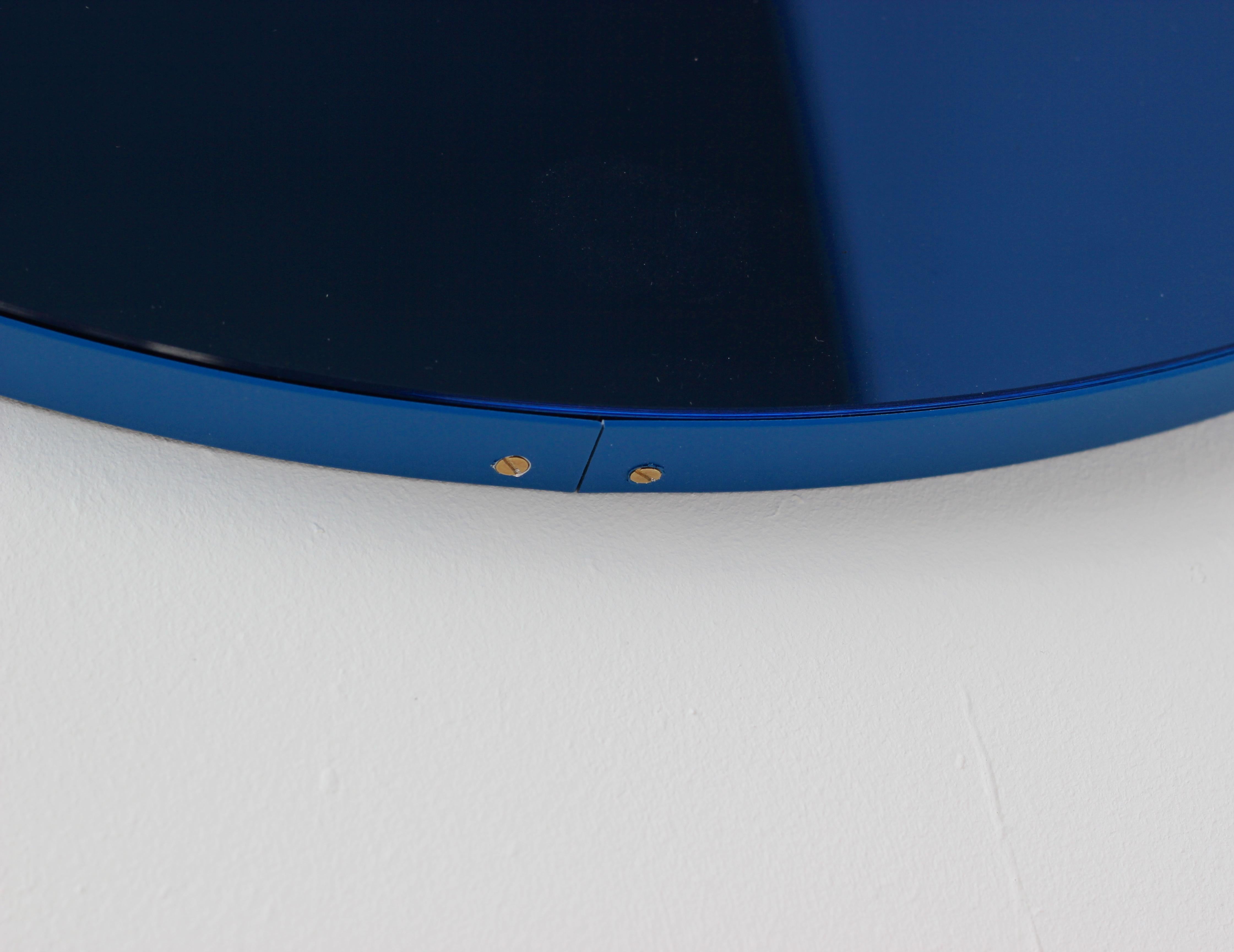 Zeitgenössischer blau getönter Orbis-Spiegel mit blauem Rahmen, normal (21. Jahrhundert und zeitgenössisch) im Angebot