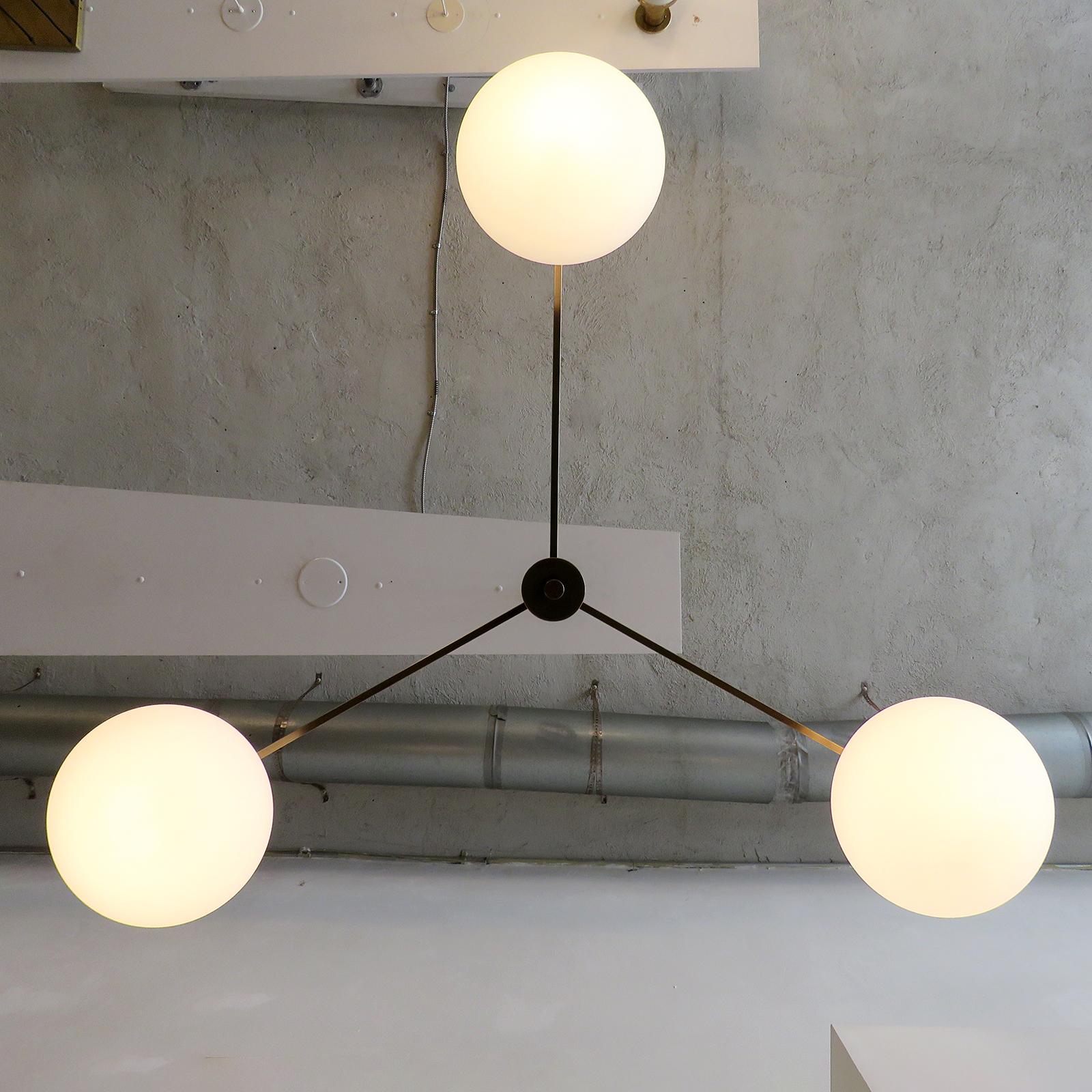 Lustre Orbit-60 de la Galerie L7 en vente 2