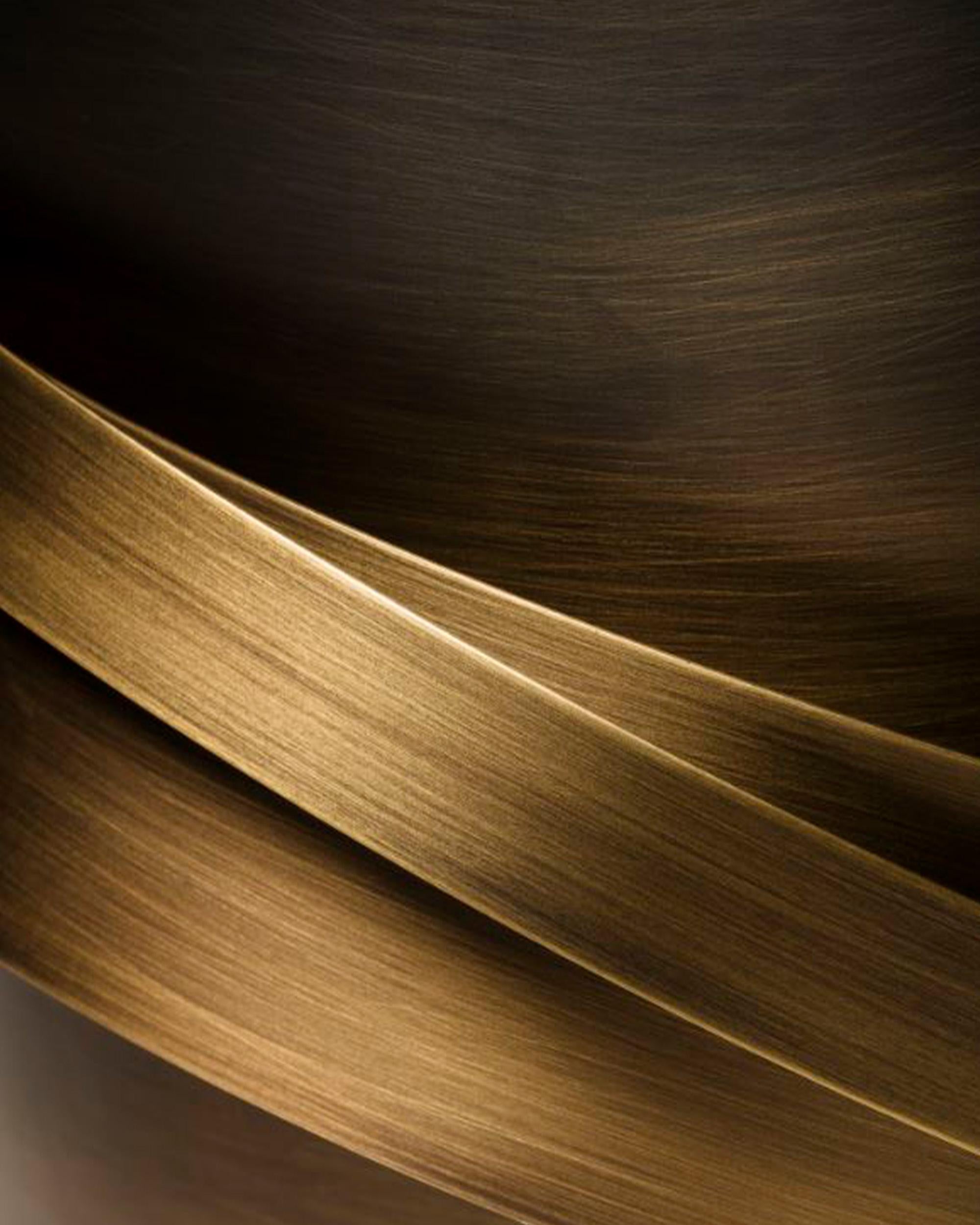 Portugais Table d'appoint Orbit, en bronze foncé, fabriquée à la main au Portugal par Duistt en vente