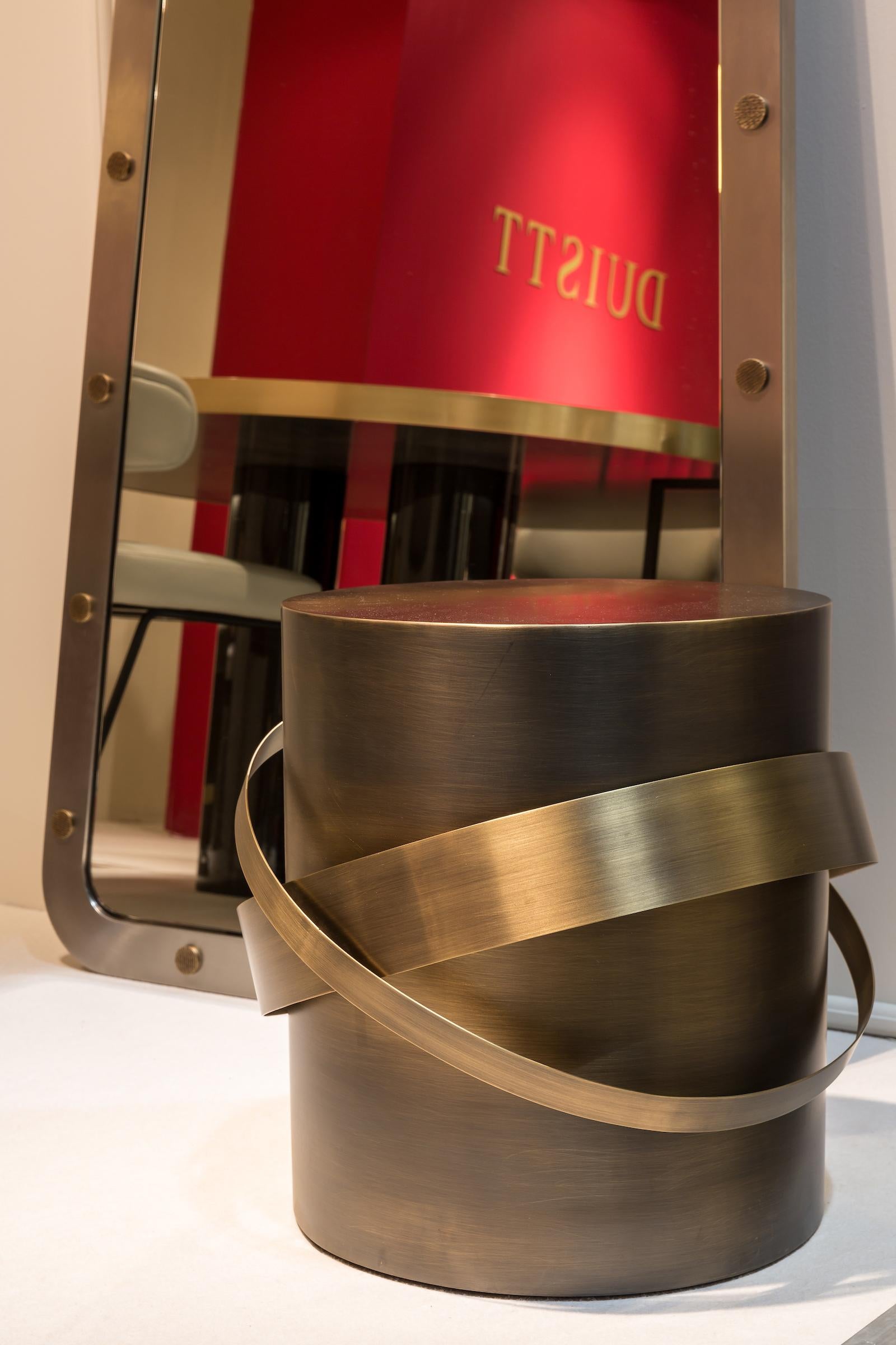 Fait main Table d'appoint Orbit, en bronze foncé, fabriquée à la main au Portugal par Duistt en vente
