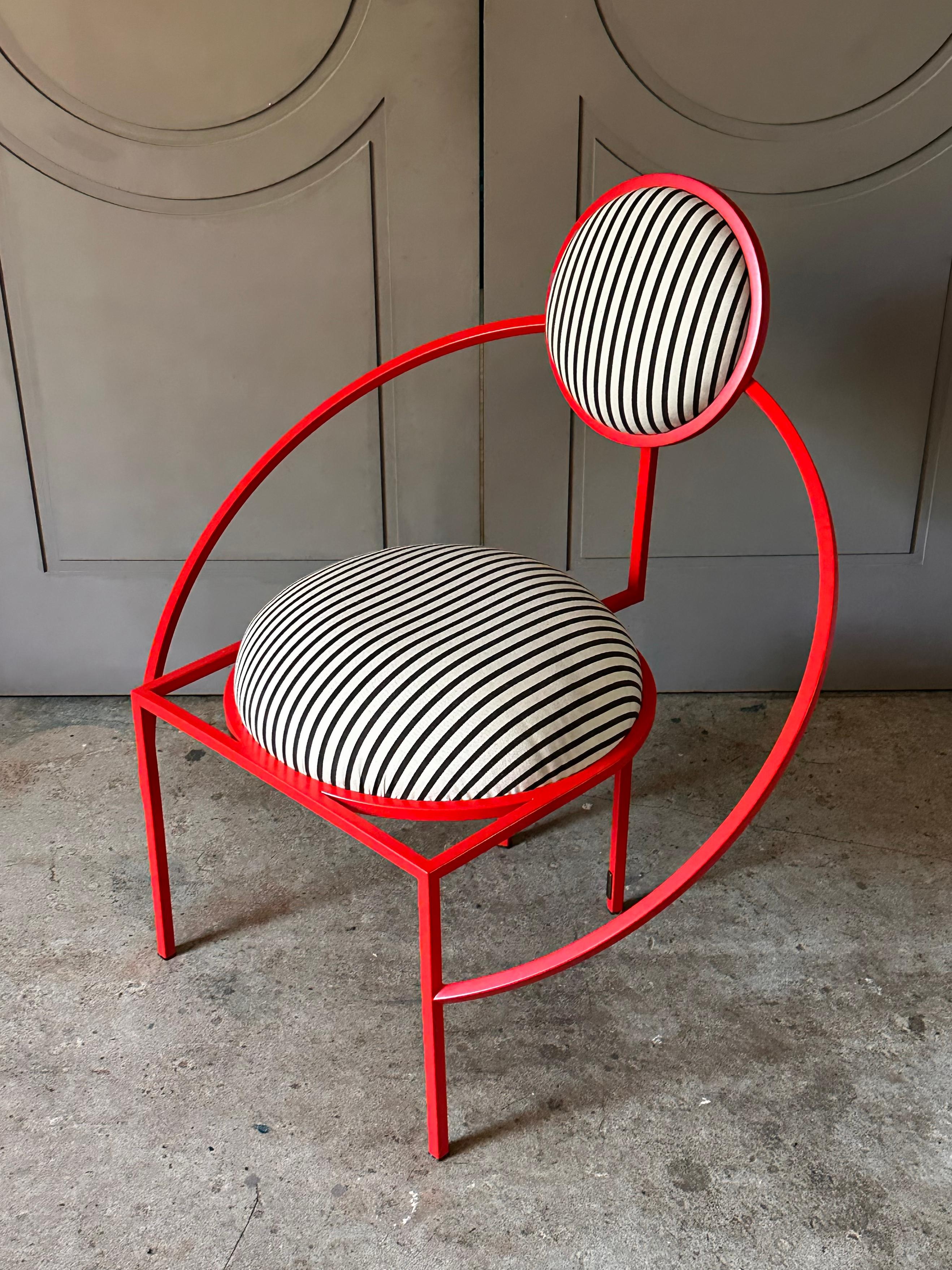 The Orbit Chair is now available with outdoor specifics and can be left outside all year round, even in winter. The frame is made from powder coated stainless steel to protect it from rust. The upholstery is engineered so rain water can simply drip