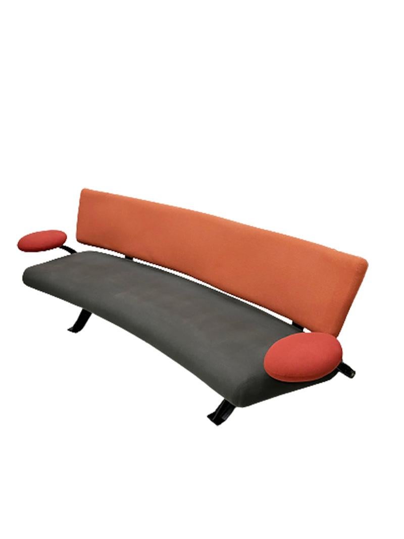 Orbit sofa designed by Wolfgang C.R. Mezger for Artifort, 1990s

The Orbit sofa has round, supple curves with 3 different colors of upholstery.
A comfortabel sofa with horizontally seat and curved back seat for 3
The armrest upholstery color is