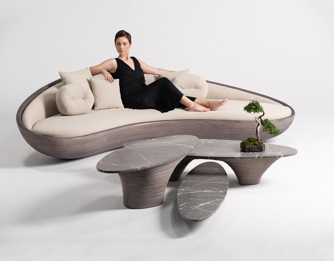 Doré Table Orbit Small de Piegatto, une table basse sculpturale en vente