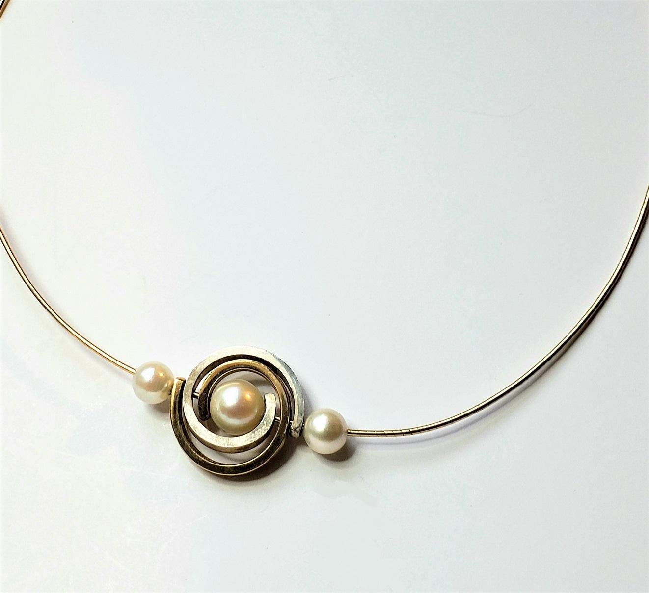 Orbit Two Tone Single Spiral Necklace in Sterling & 14ky with Tahitian Pearl In New Condition In Carlisle, MA