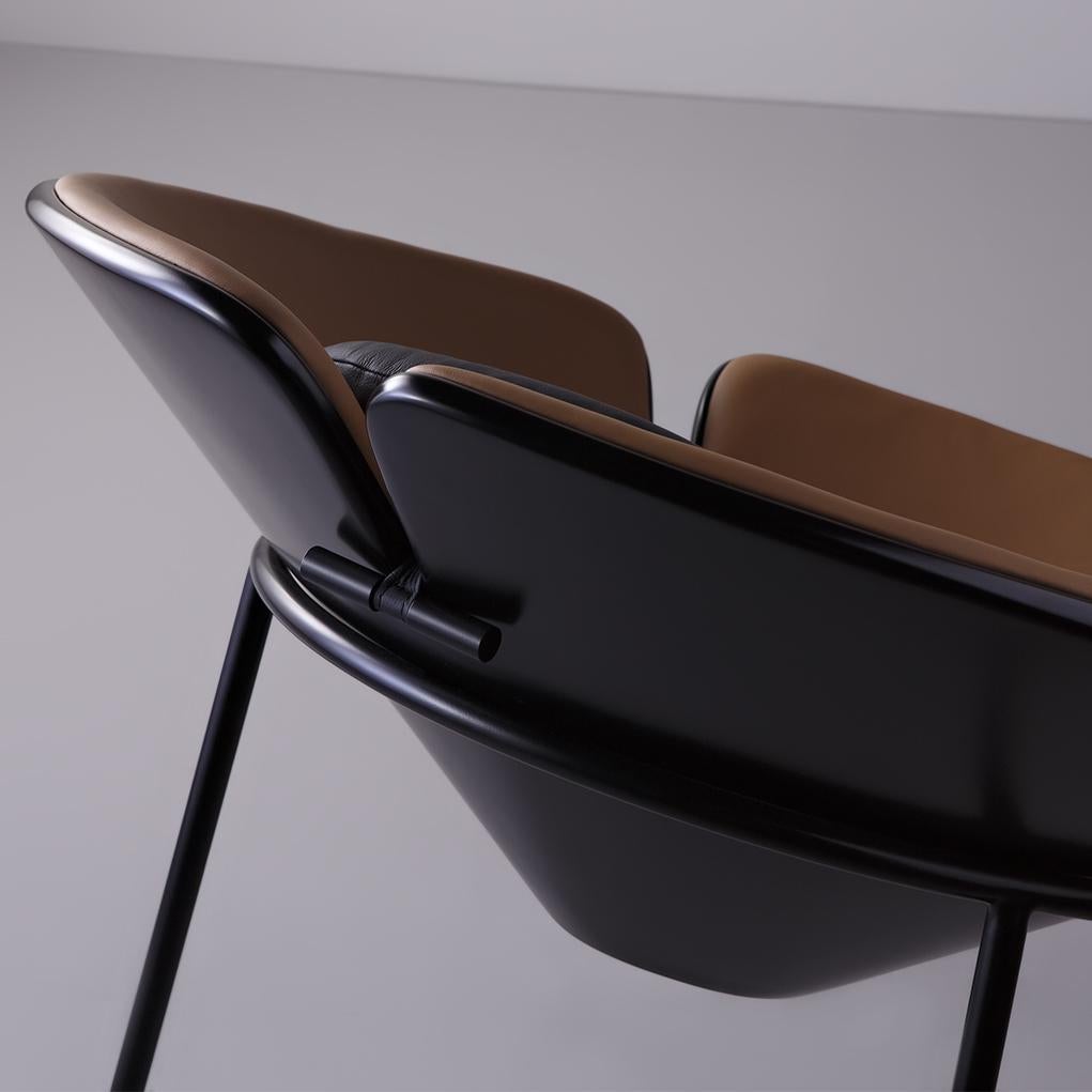 Moulé Le fauteuil Orbital de Tiago Curioni récompensé par l'iF Design 2025 en cuir en vente