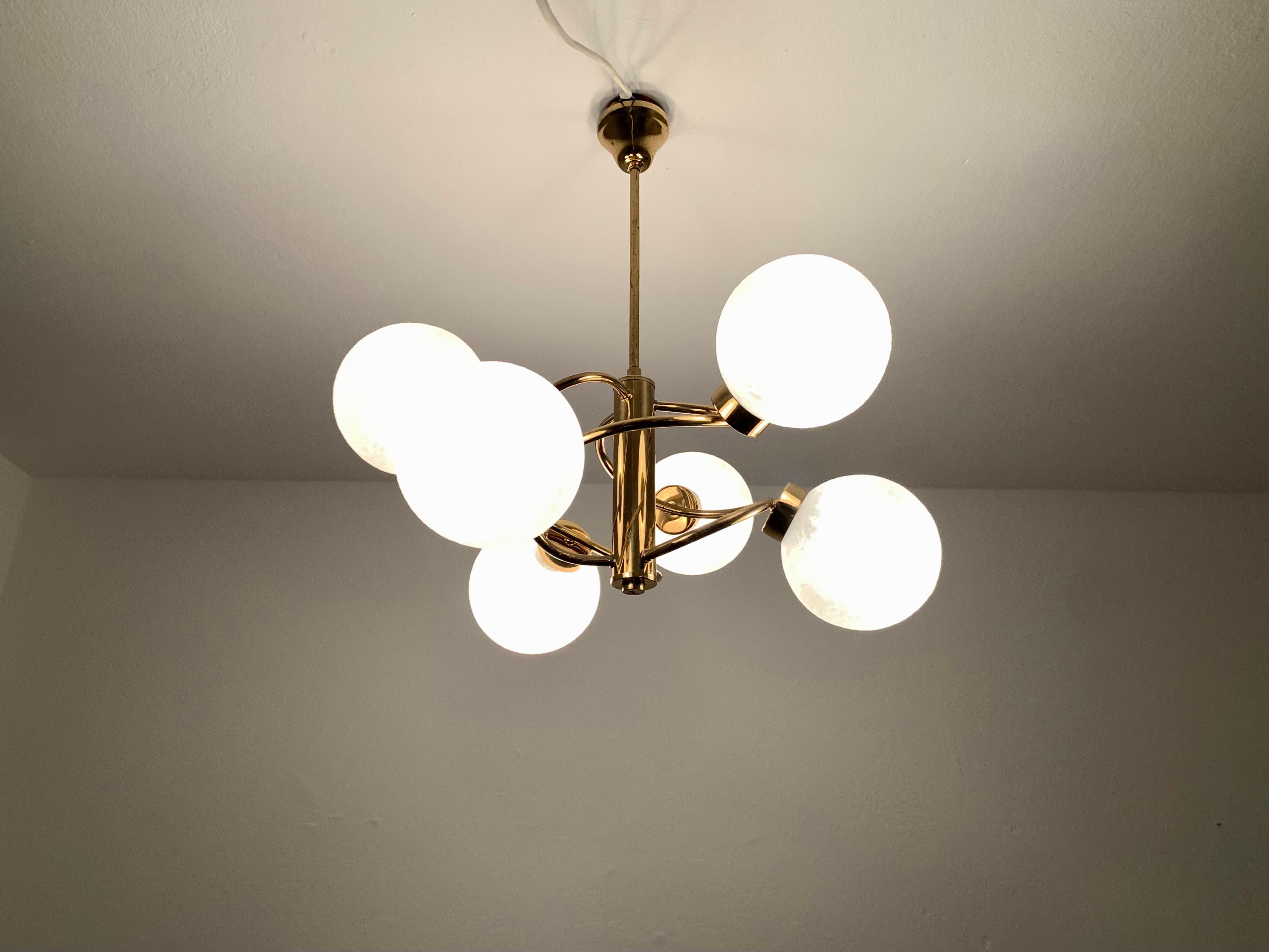 Lampadario Orbital in ottone in vendita 2