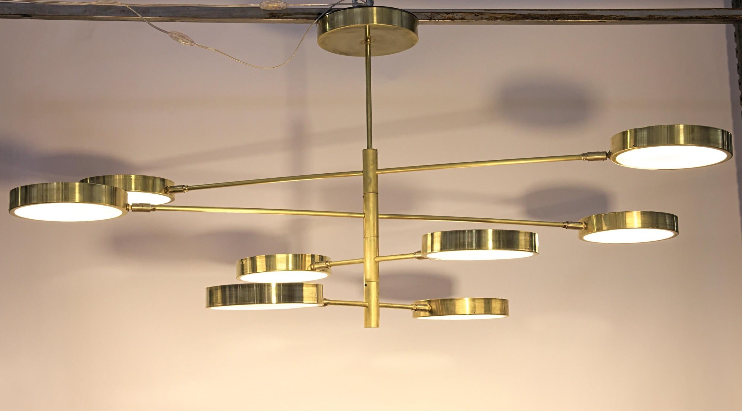 Verre Lustre Orbitale Planetario à 8 bras rotatifs en laiton, adapté pour table à manger en vente