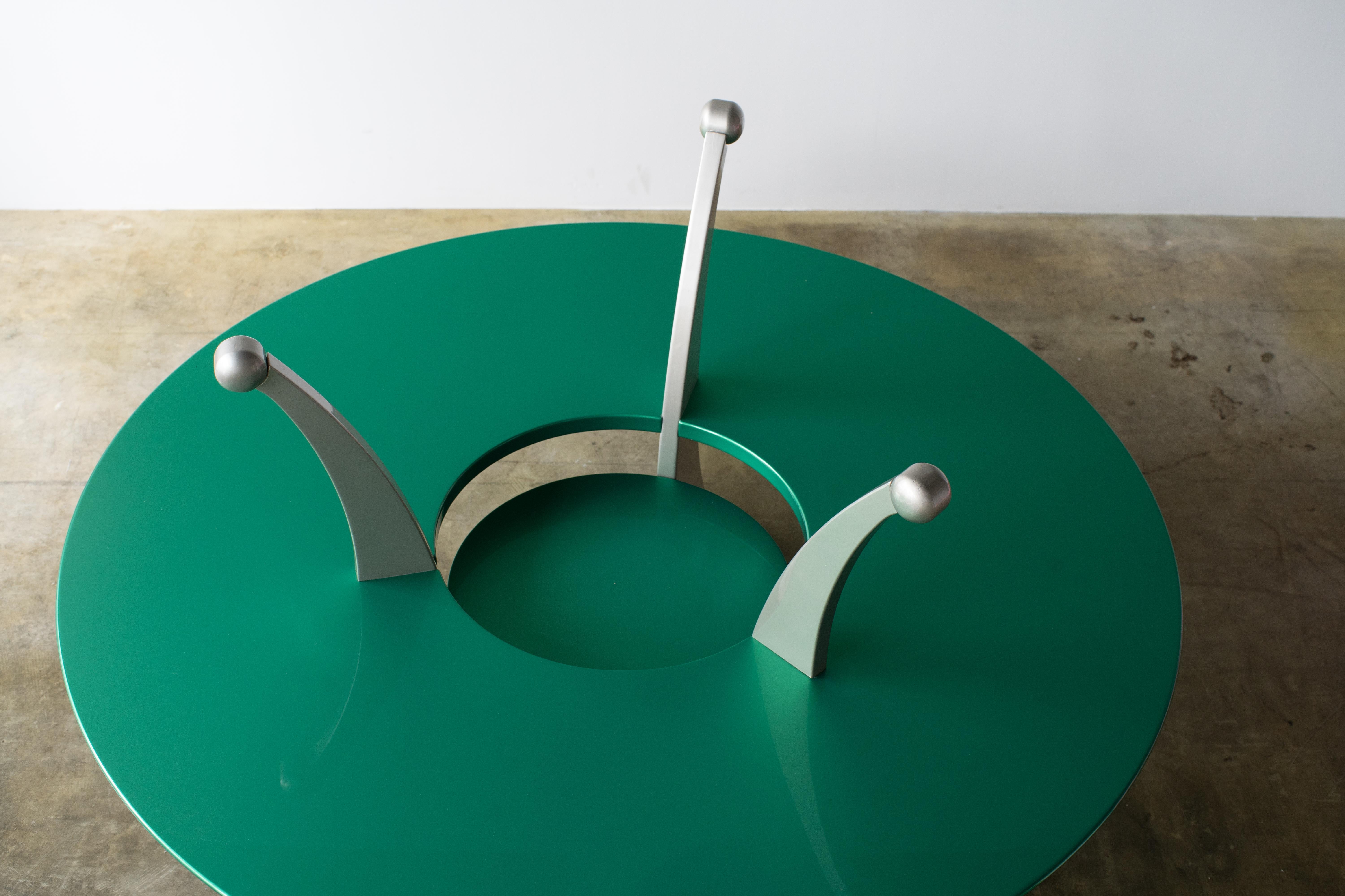 Peint Table basse Orchedia de Mazzei Massimo Molozzi, années 80, Italie en vente