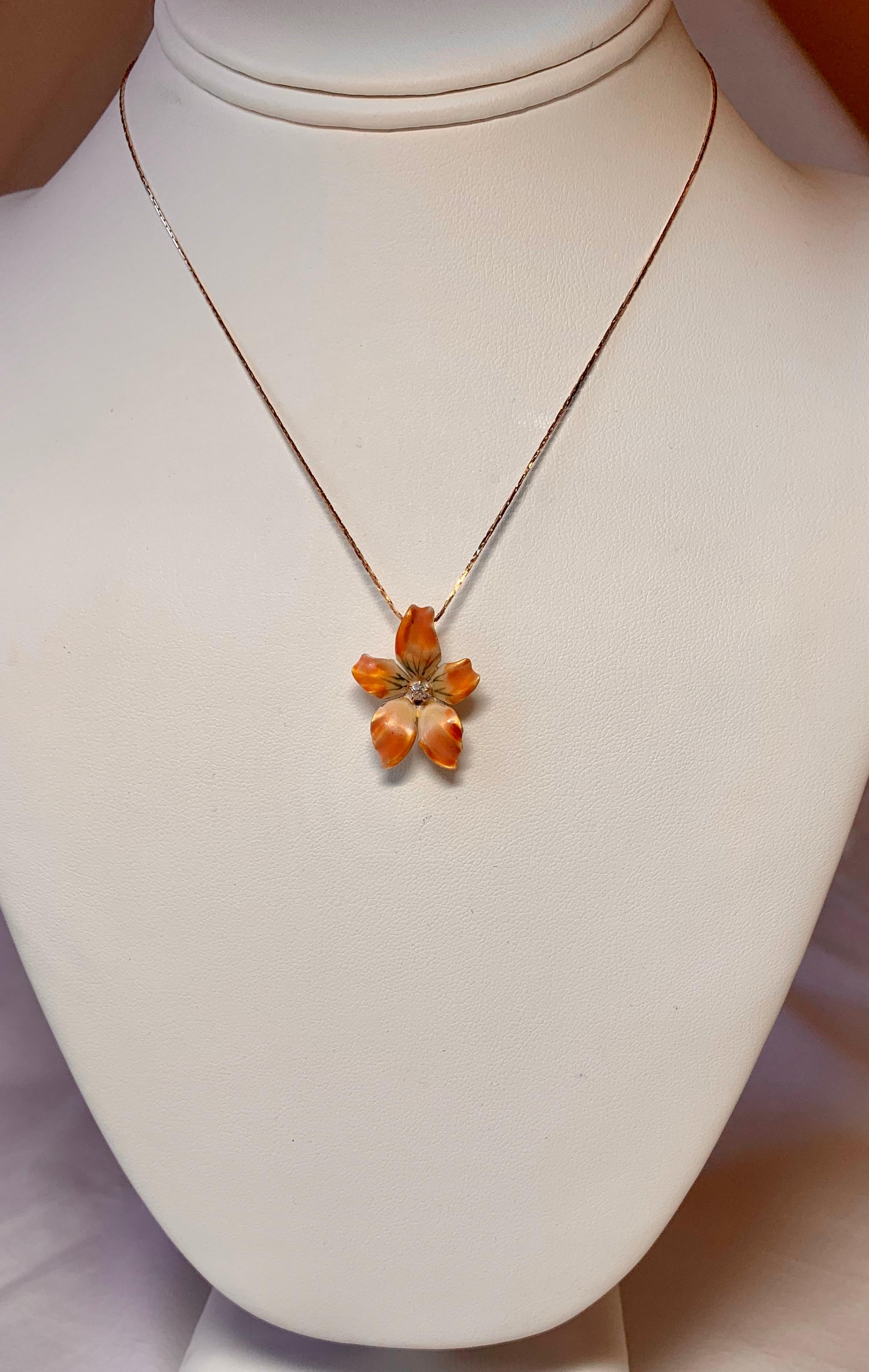 Taglio vecchia miniera Ciondolo fiore di orchidea OMC Diamante smalto Charm Oro 14K Vittoriano Art Nouveau in vendita