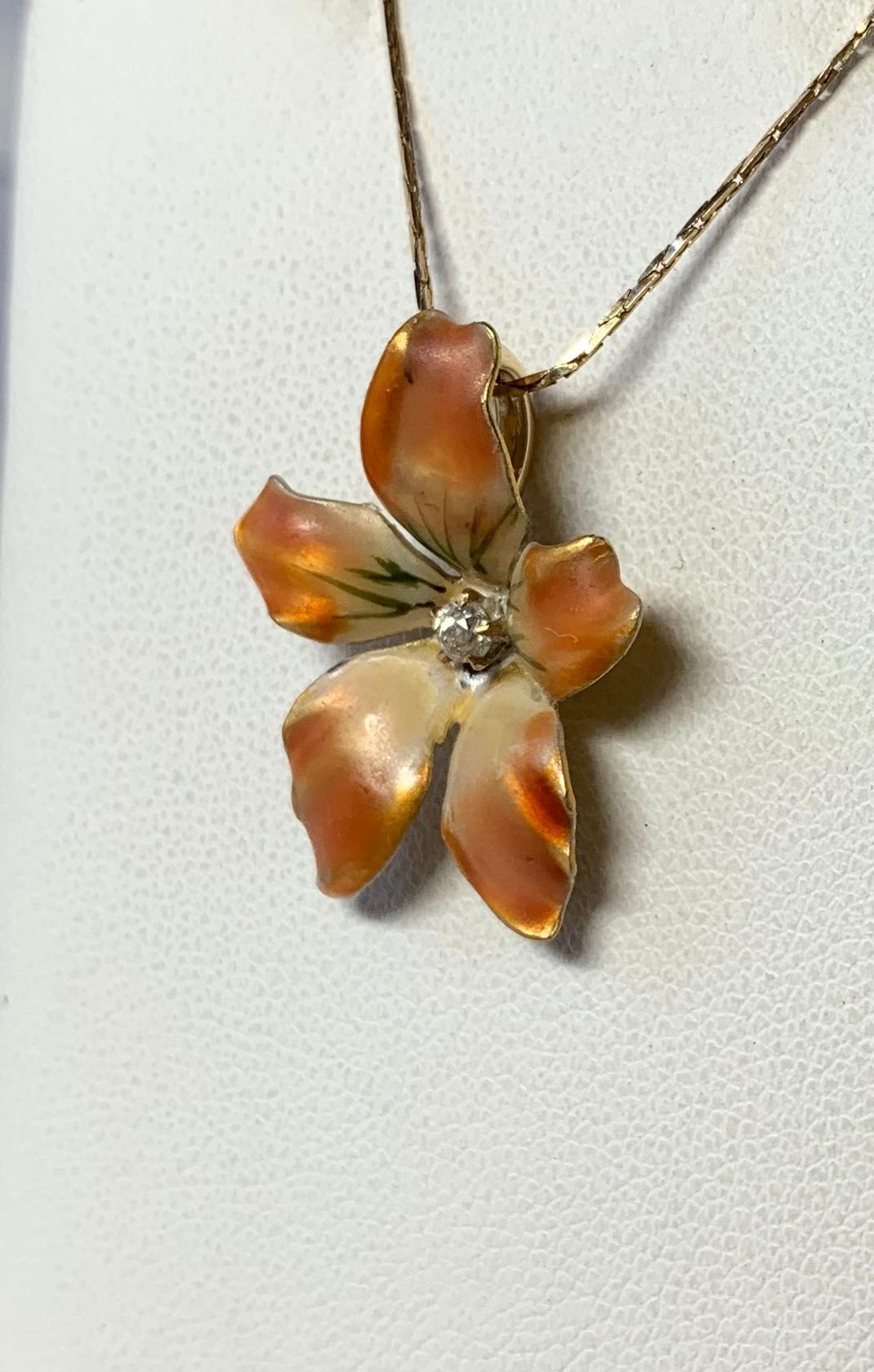 Pendentif fleur en orchidée OMC Art nouveau victorien en or 14 carats avec diamants et émail en vente 3