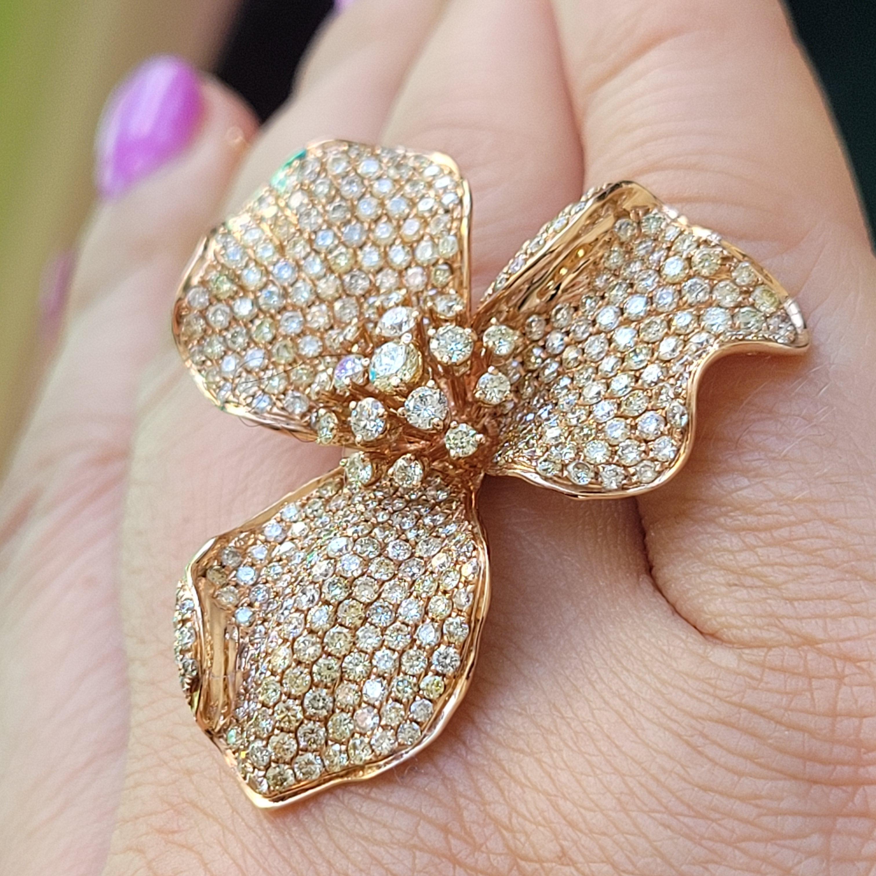 Colección Jardín de Orquídeas con Cóctel de Oro de 18K Anillo de Amor con Diamantes Flawless en Nuevo estado para la venta en Hong Kong, HK