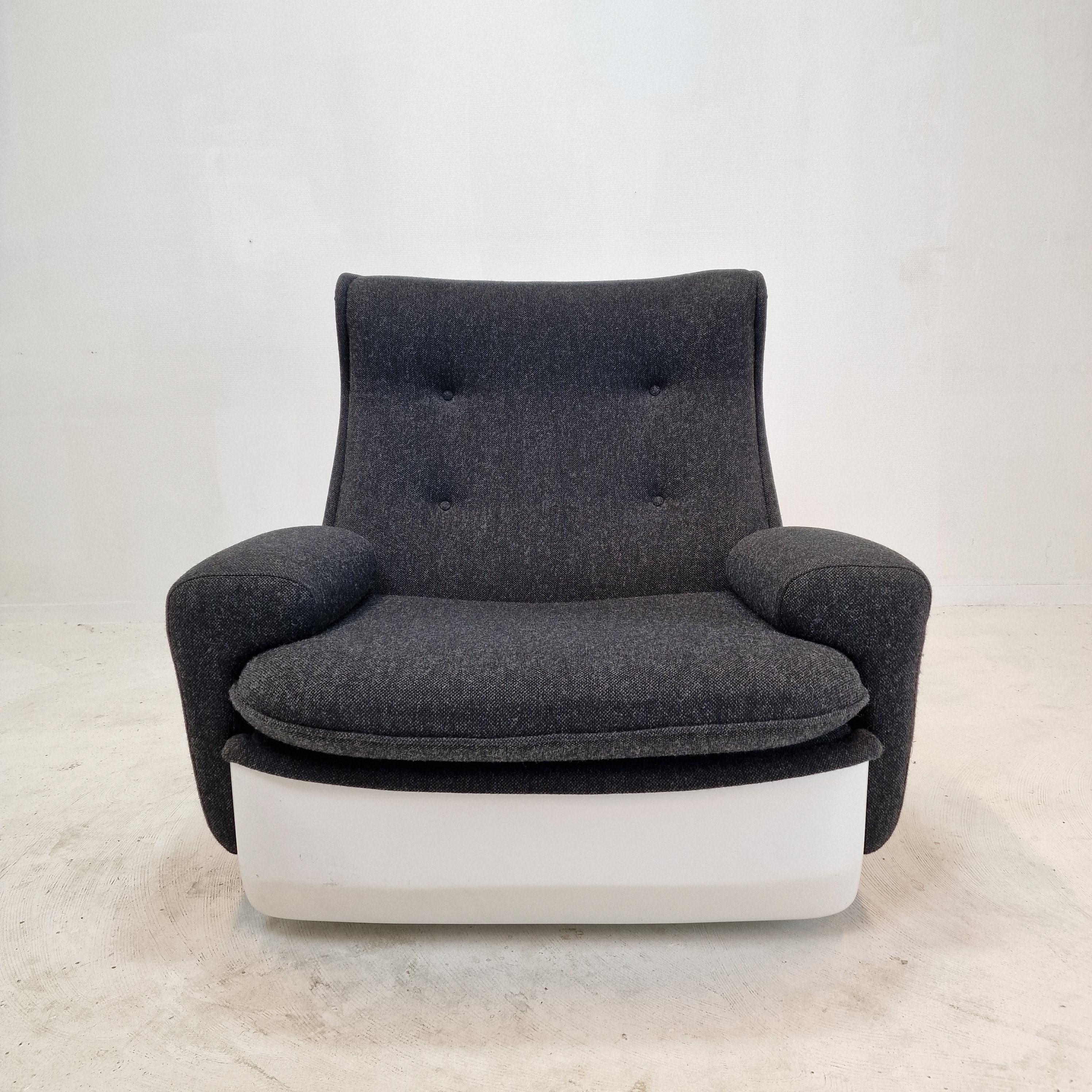 French “Orchidée” Lounge Chair by Michel Cadestin for Airborne, France, 1968 For Sale