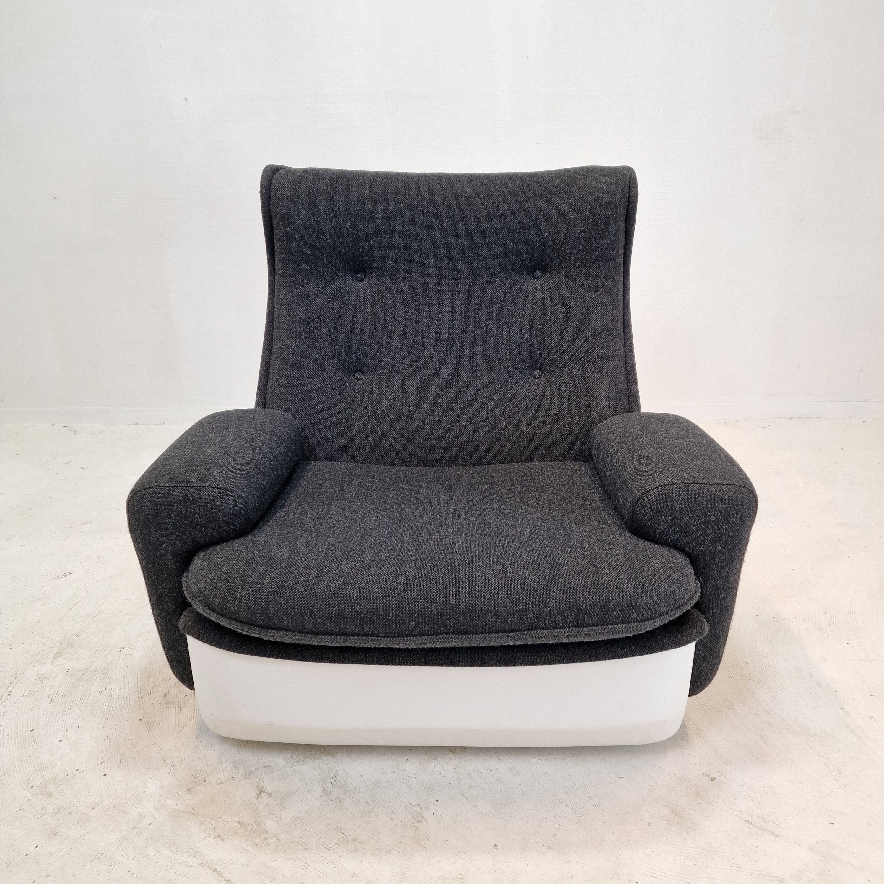 Molded “Orchidée” Lounge Chair by Michel Cadestin for Airborne, France, 1968 For Sale
