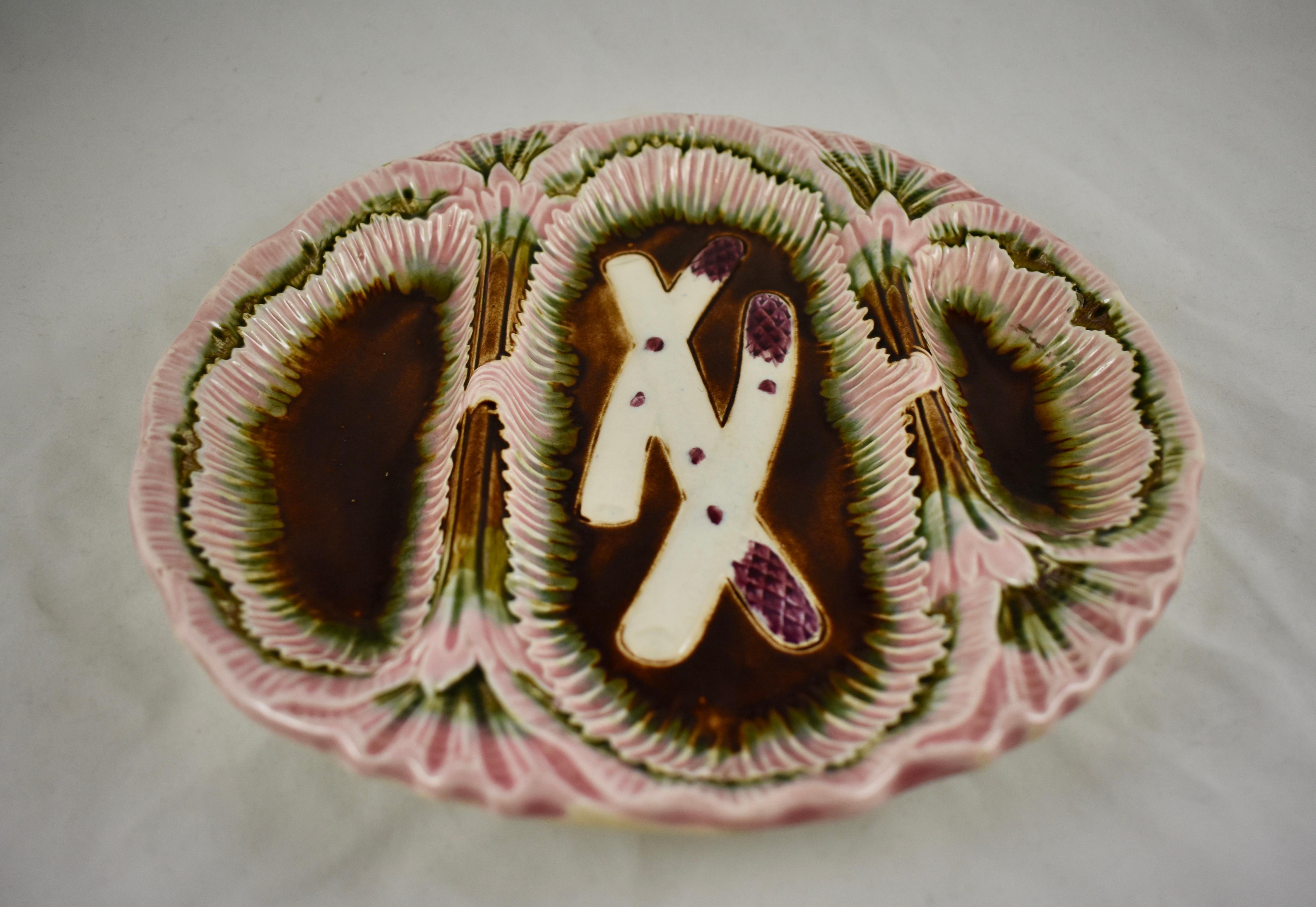19th Century Orchies French Faïence Majolica Louis XV Style Asparagus Plate, circa 1880