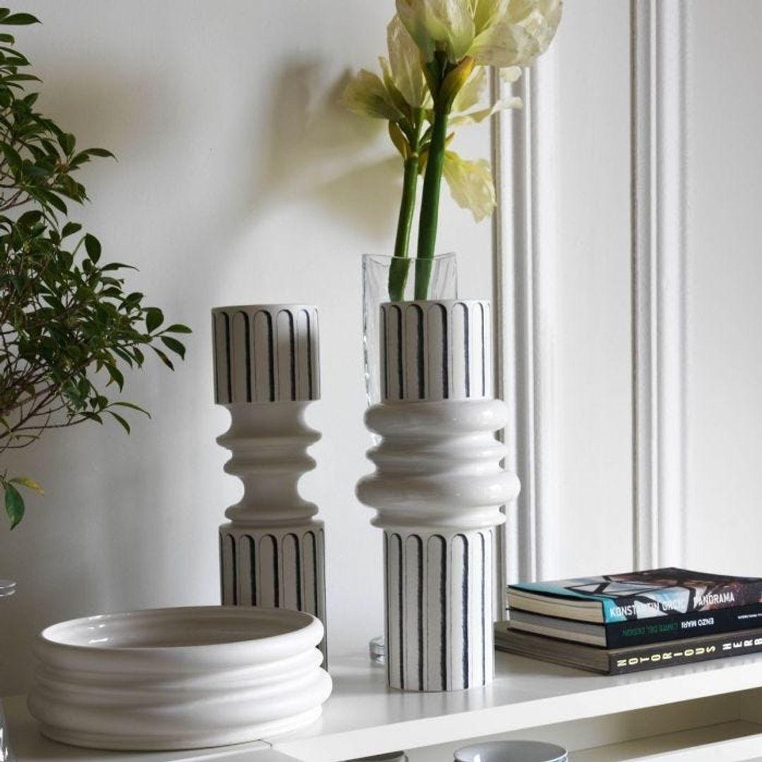 Ordini is a playful and surprising interpretation of classical architectural orders. The workmanship of the vases recalls the mouldings of vitruvian orders in which decorative architectural features become an ornamental element that plays with the