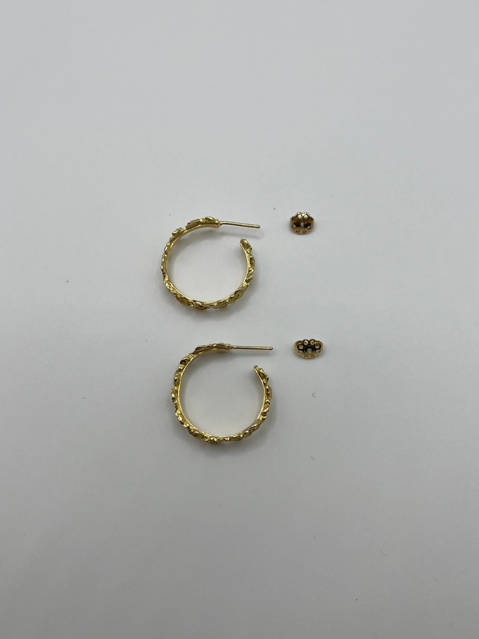 Pendientes de aro hechos a mano en oro amarillo de 18 kt. en venta 1