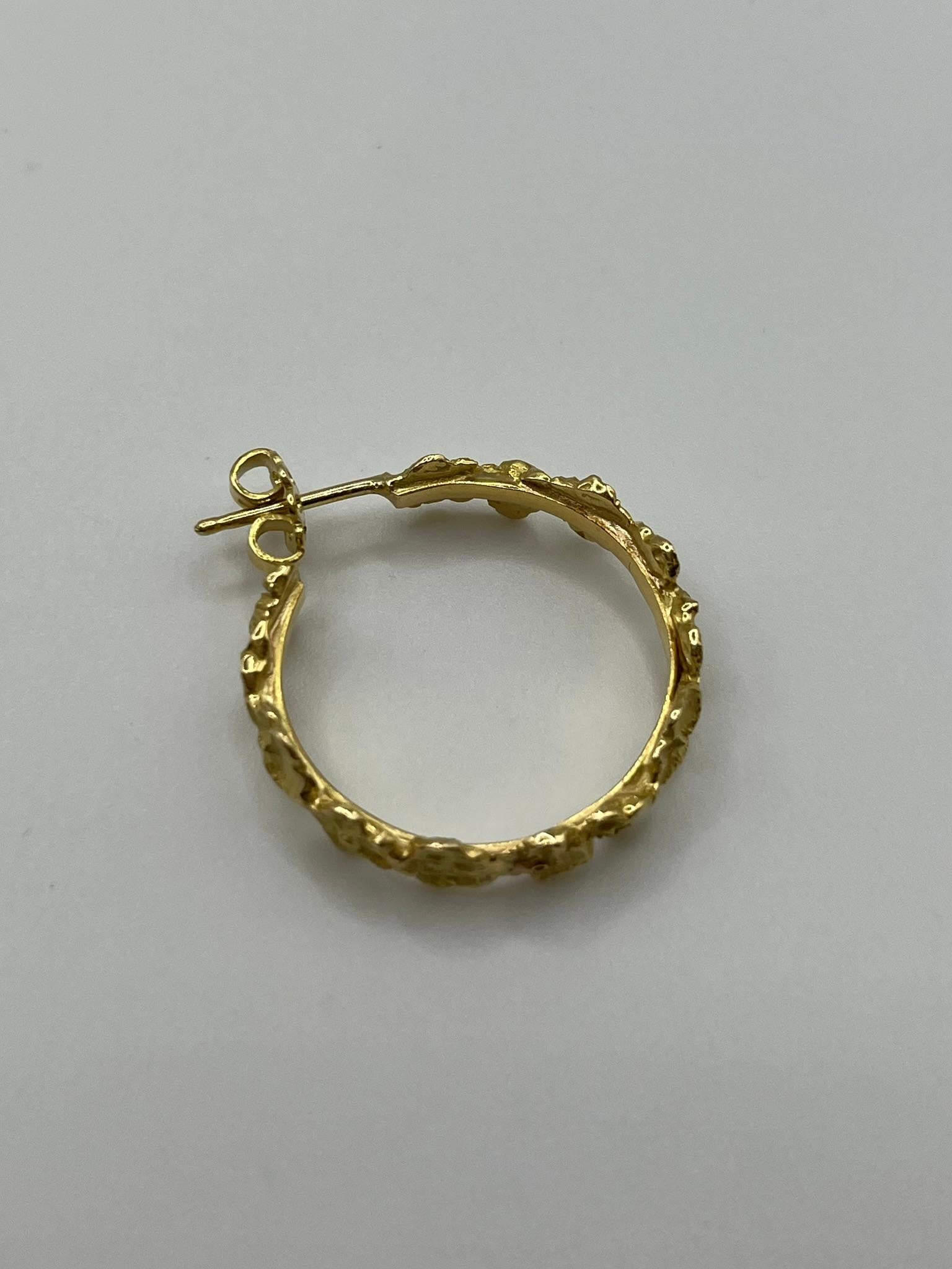 Pendientes de aro hechos a mano en oro amarillo de 18 kt. en venta 4