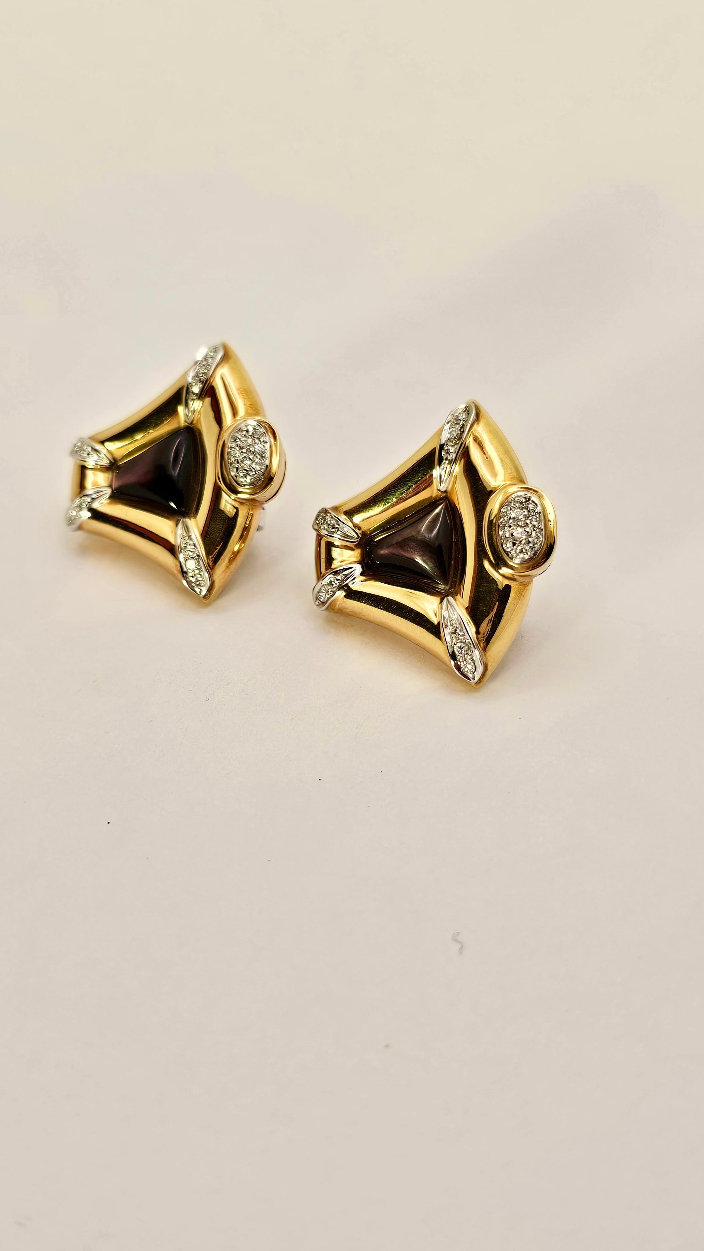 Boucles d'oreilles clips des années 1990 en or jaune, diamants et nacre noire Pour hommes en vente
