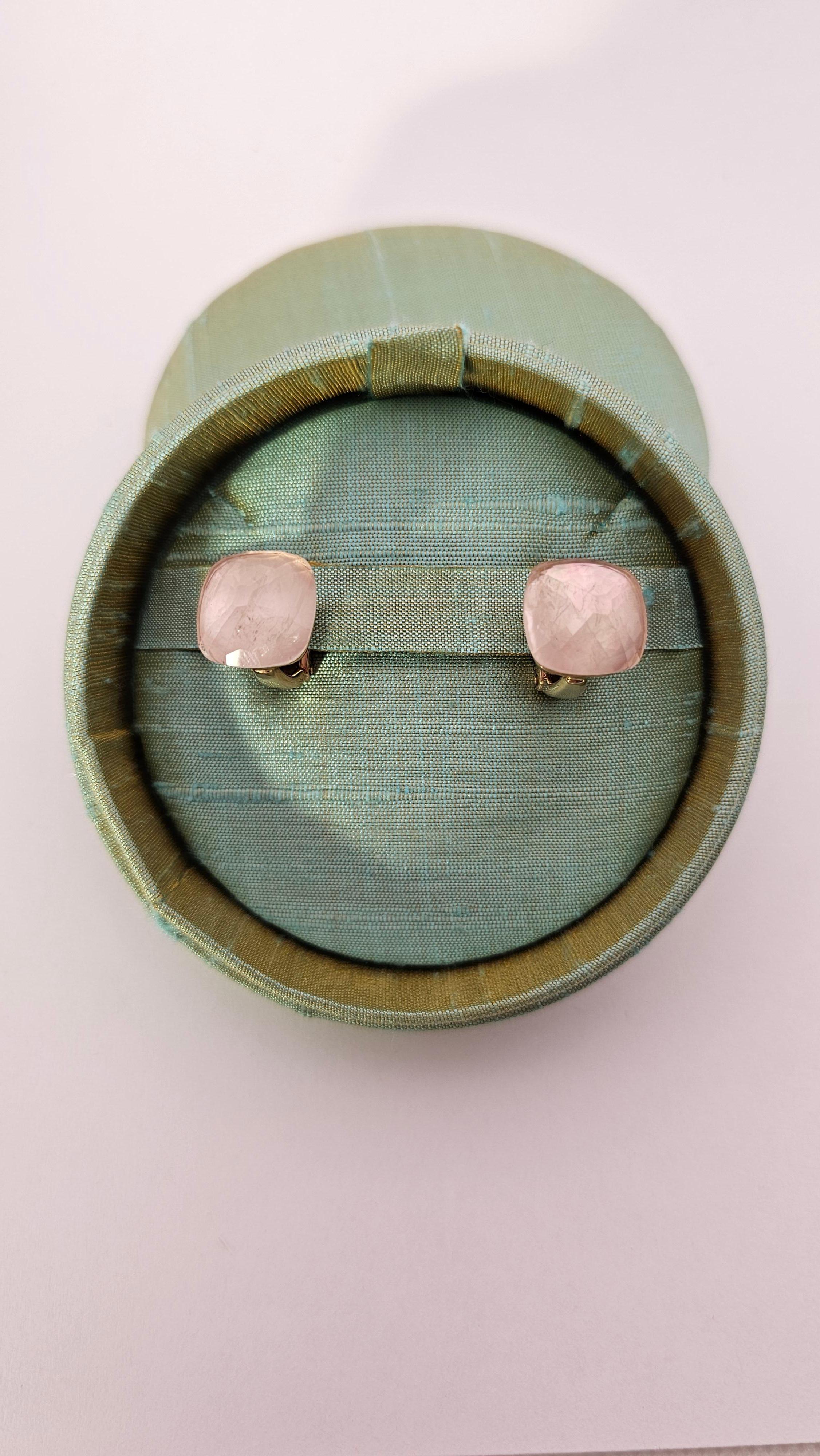 Boucles d'oreilles clip nude en or rose 18Kt avec quartz rose et nacre en vente 1