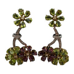Orecchini a fiore Artigianli in oro 18 kt. con Peridot e Rodolite e Diamanti