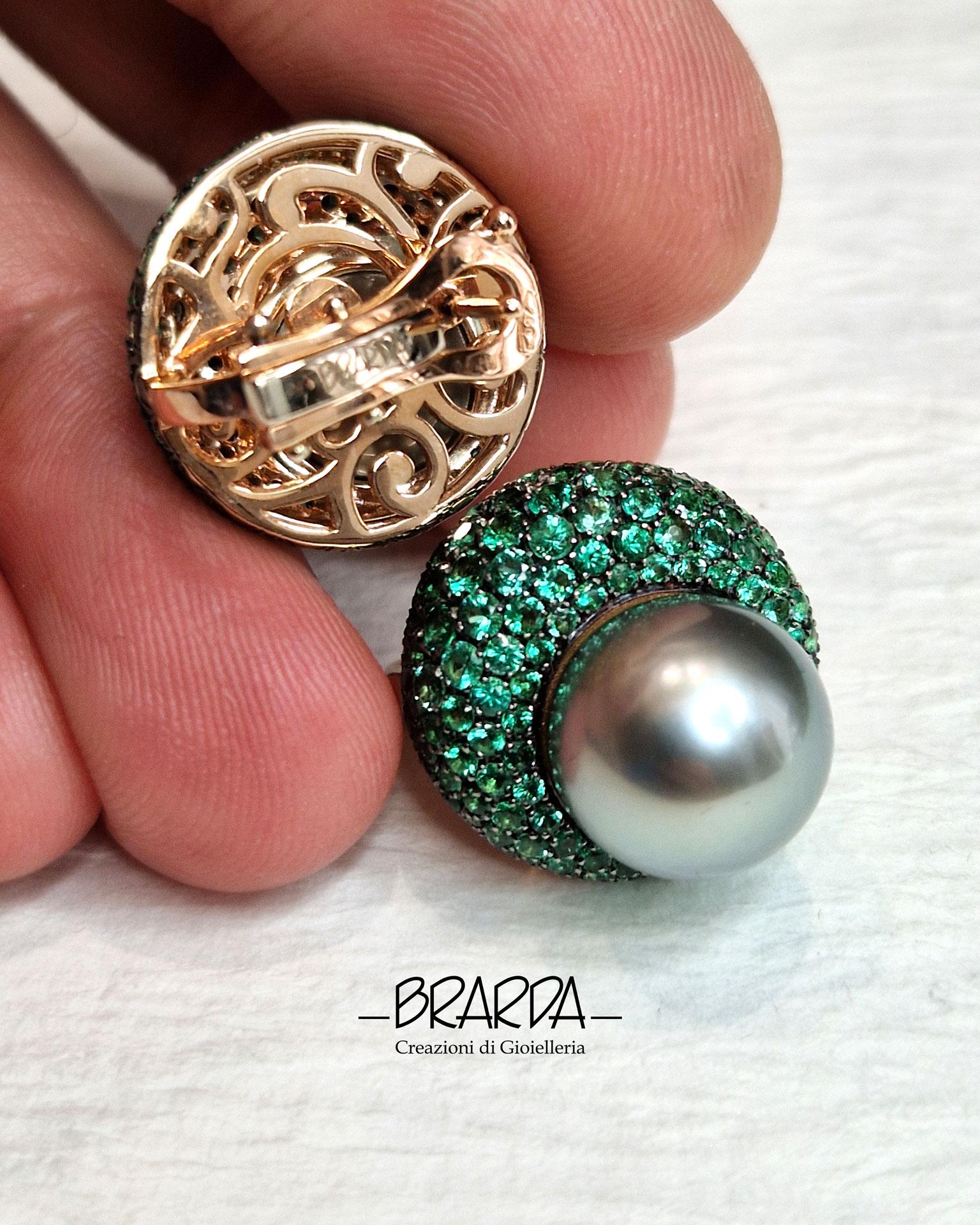 Brilliant Cut Lobe Earrings with Tahitian Pearls and Emeralds For Sale