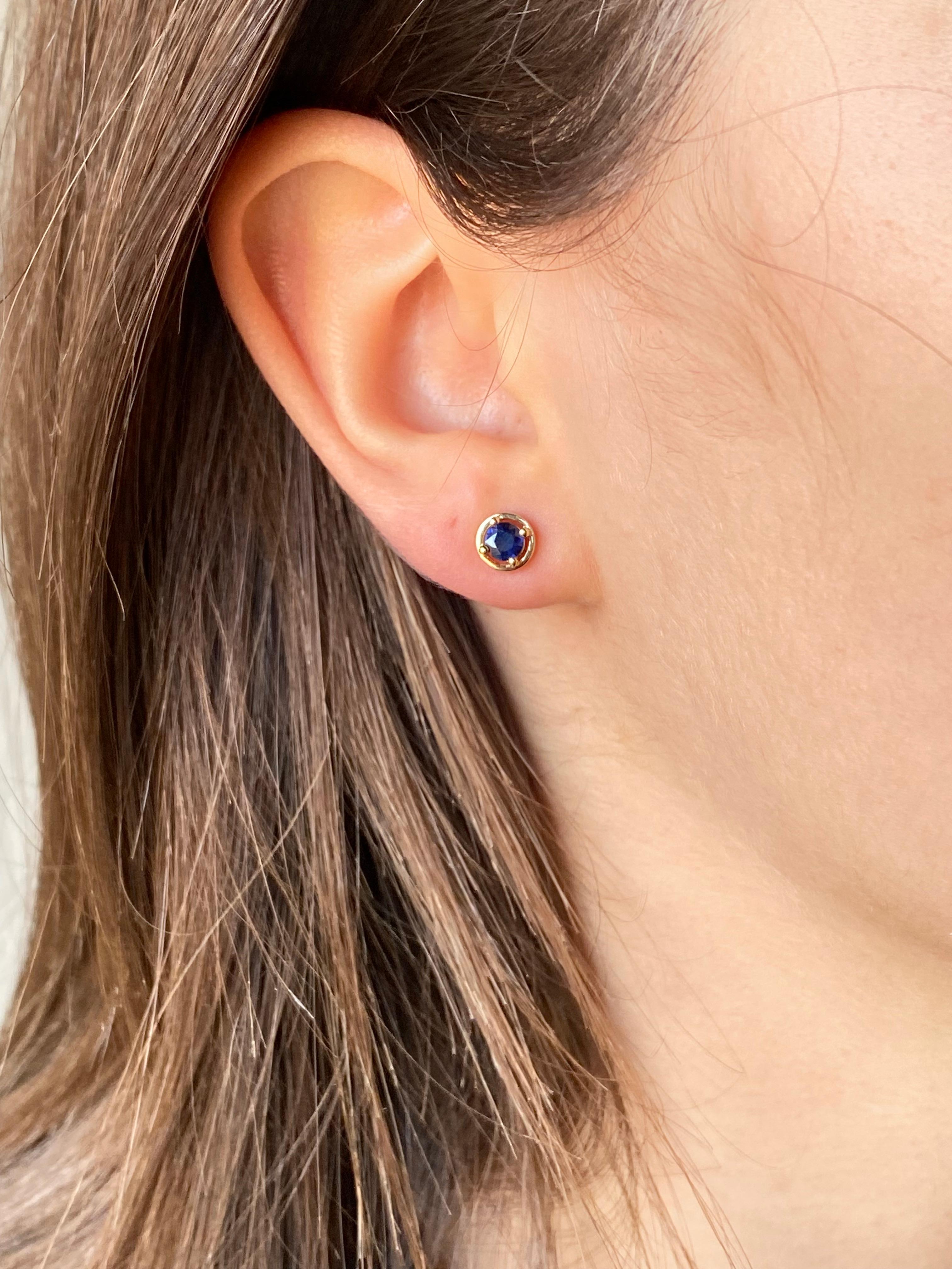Boucles d'oreilles lobe en or 18Kt et saphir bleu Fabriqué en Italie en vente 2