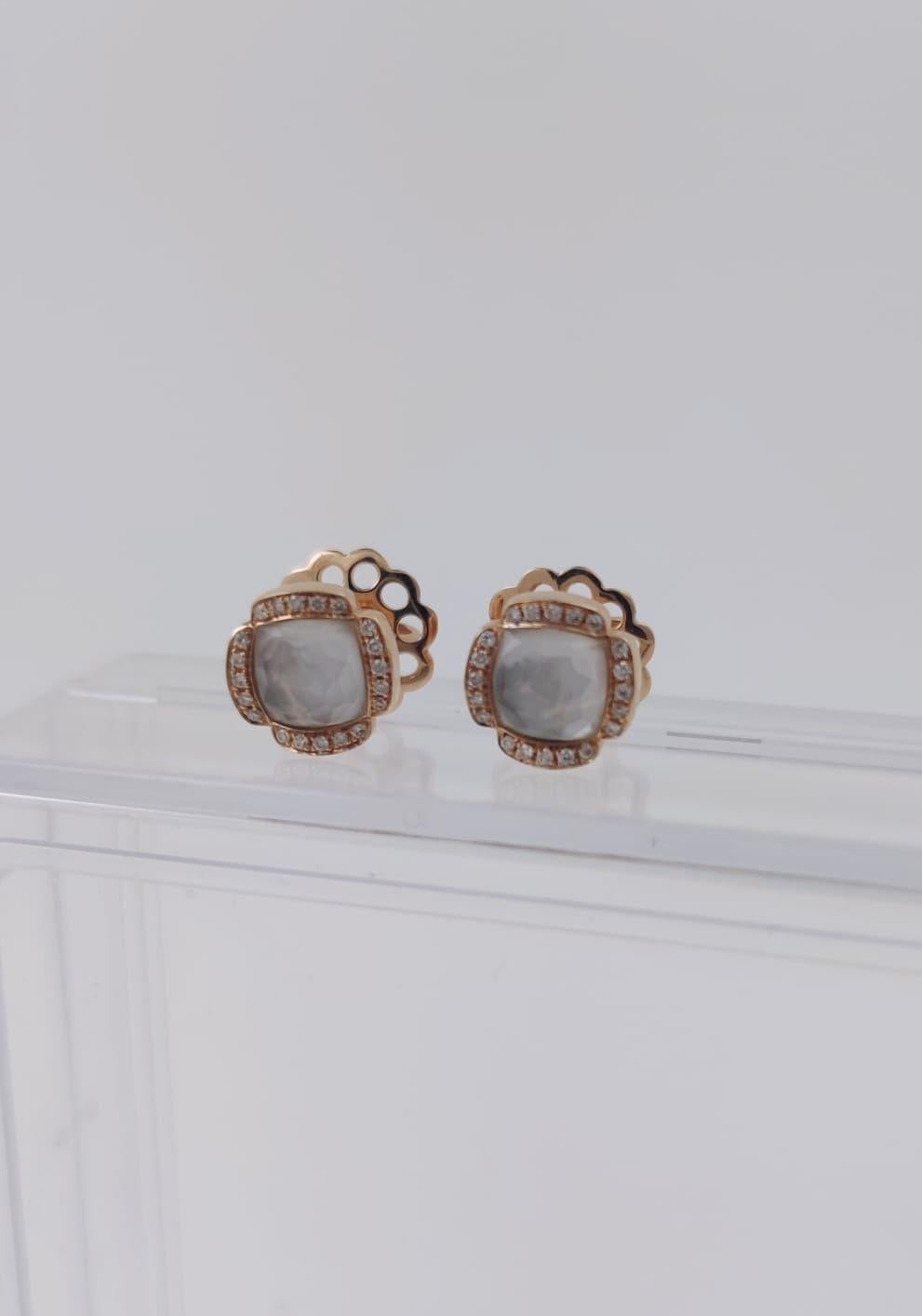 Orecchini a lobo in oro rosso con diamanti e triplette in madreperla bianca Corte Briolette en venta