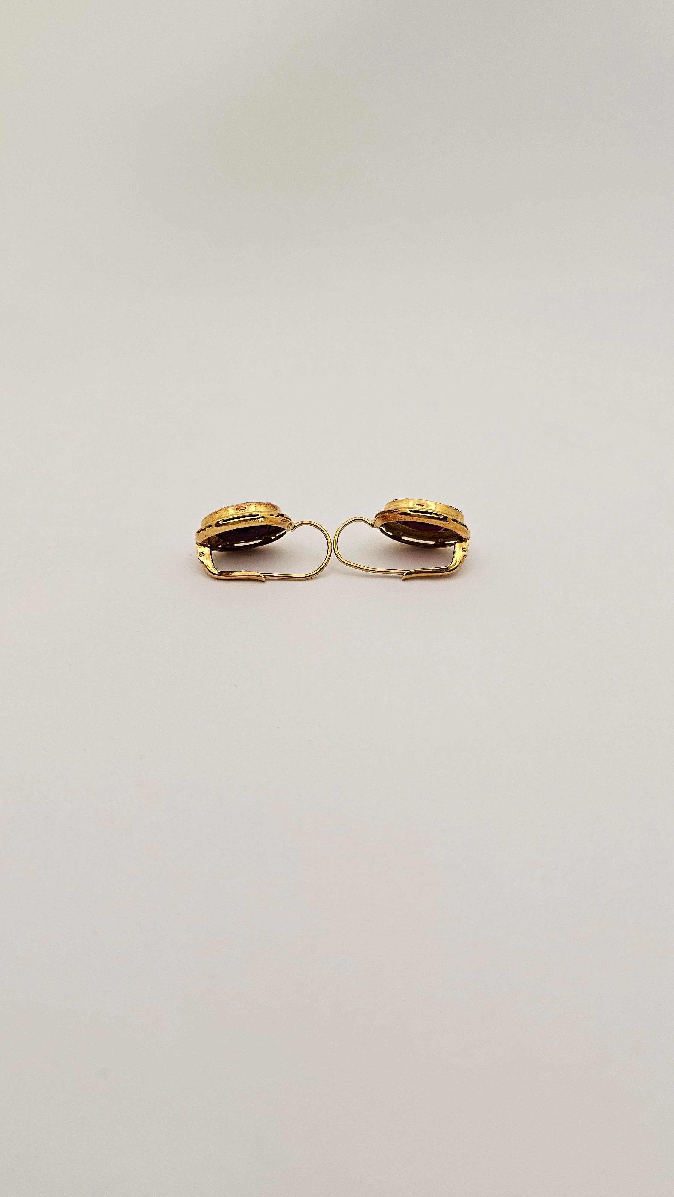 Vintage 18Kt Gold und Granat Nonnenohrringe (Art déco) im Angebot