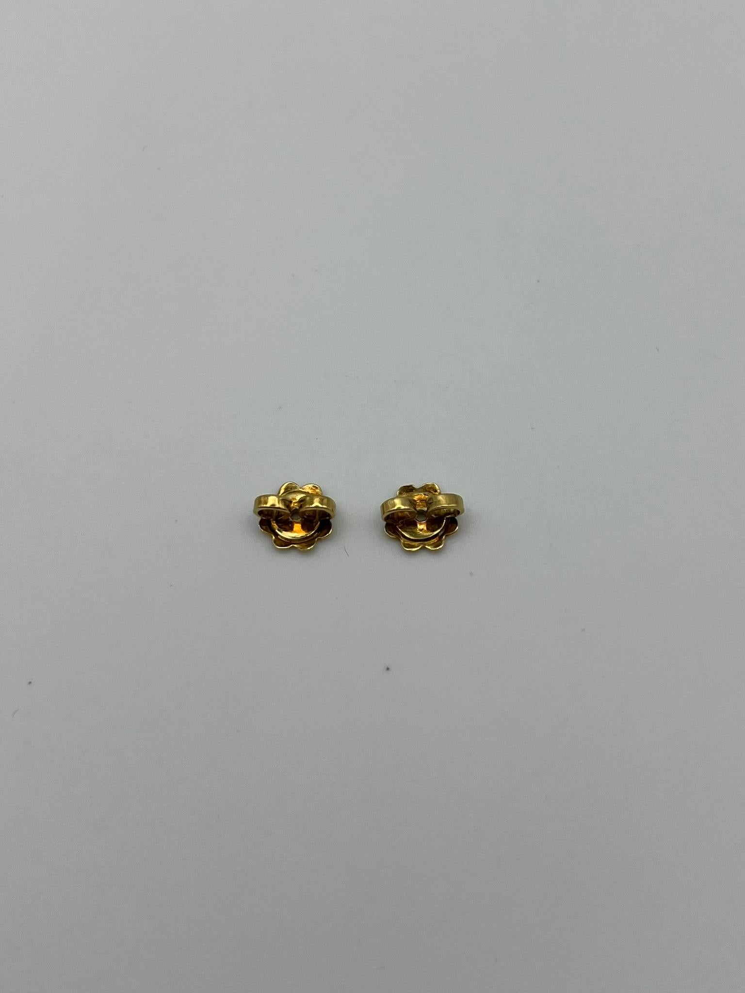 Pendientes flor artesanales de oro amarillo de 18 kt con diamantes en venta 6
