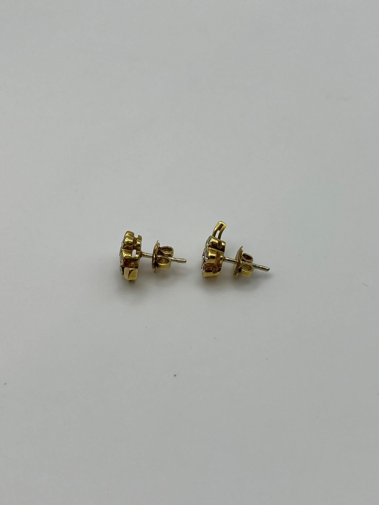 Pendientes flor artesanales de oro amarillo de 18 kt con diamantes en venta 2