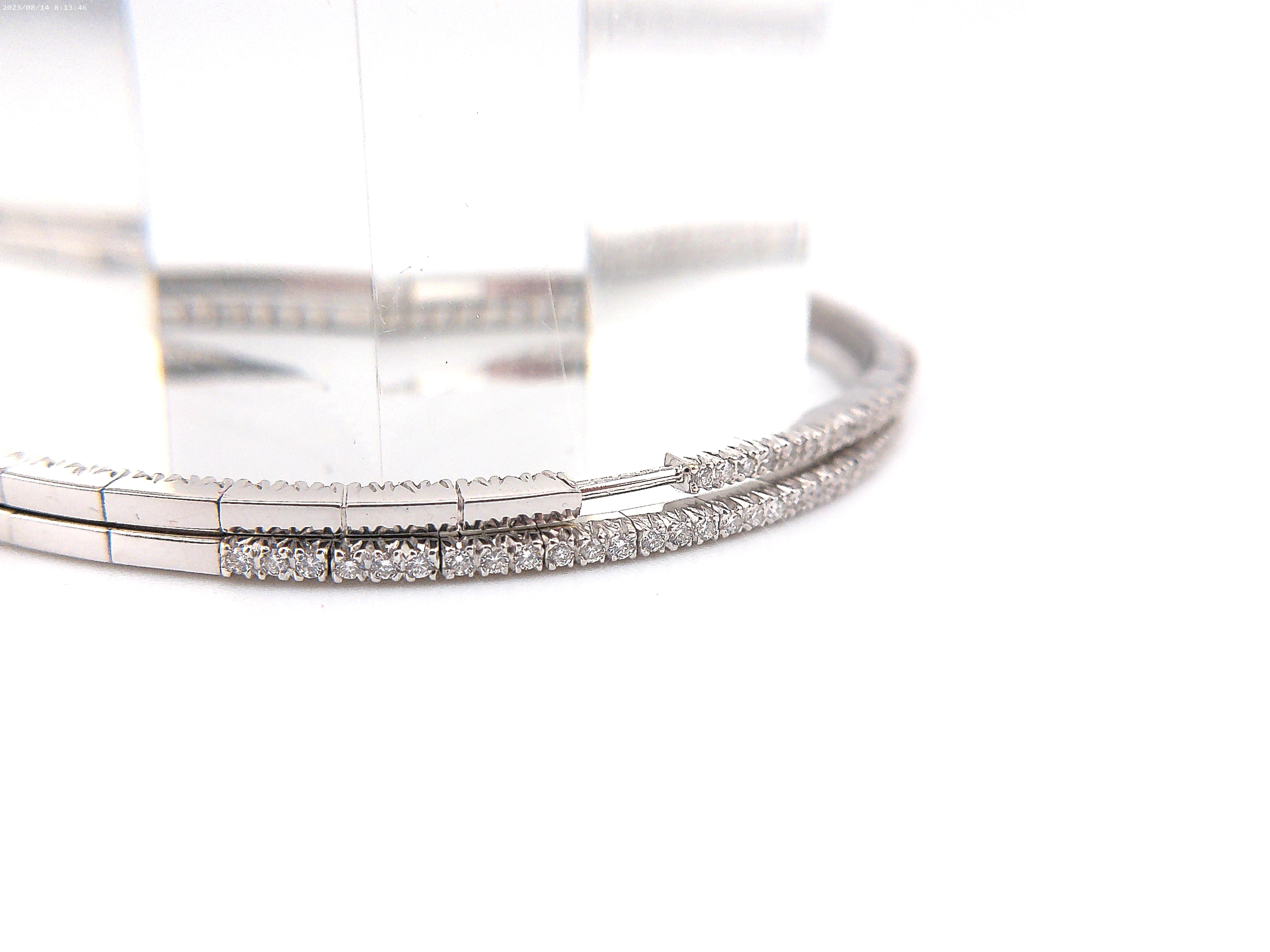 18 kt Weißgold und Diamant-Ohrringe (Zeitgenössisch) im Angebot