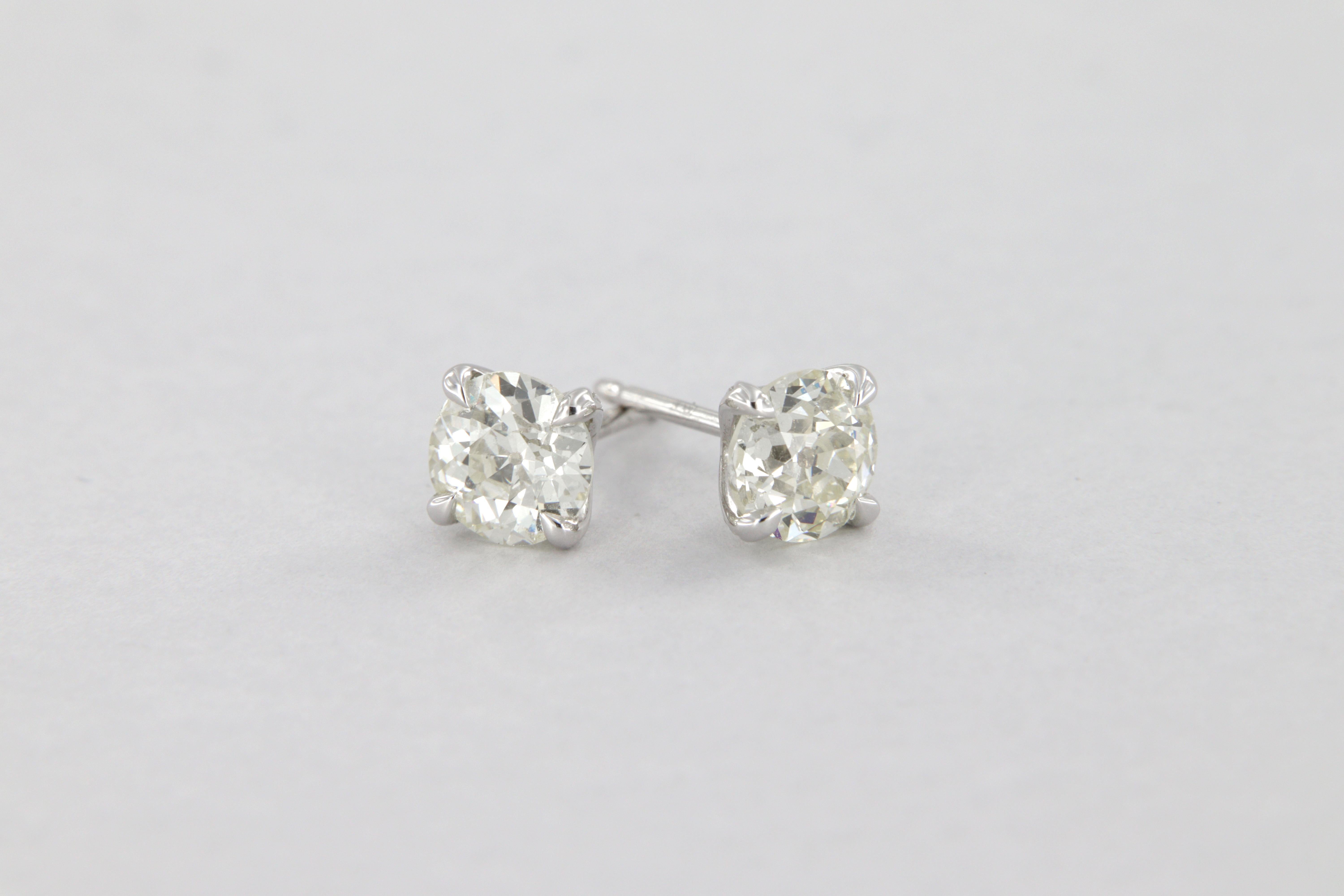 Boucles d'oreilles avec diamants européens de taille ancienne carat 2,21 certifiés GIA Unisexe en vente