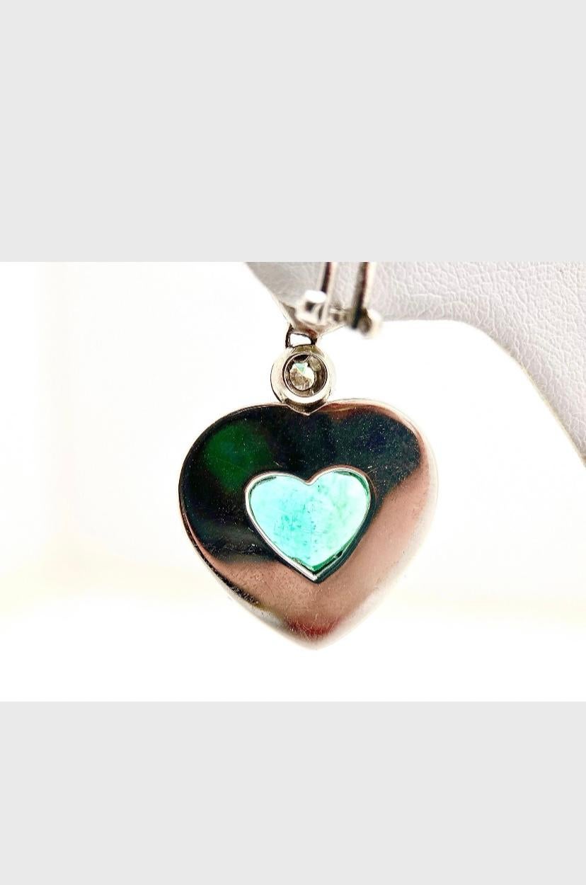 Cuore Orecchini con smeraldi a cuore e diamanti in oro 18 carati in vendita