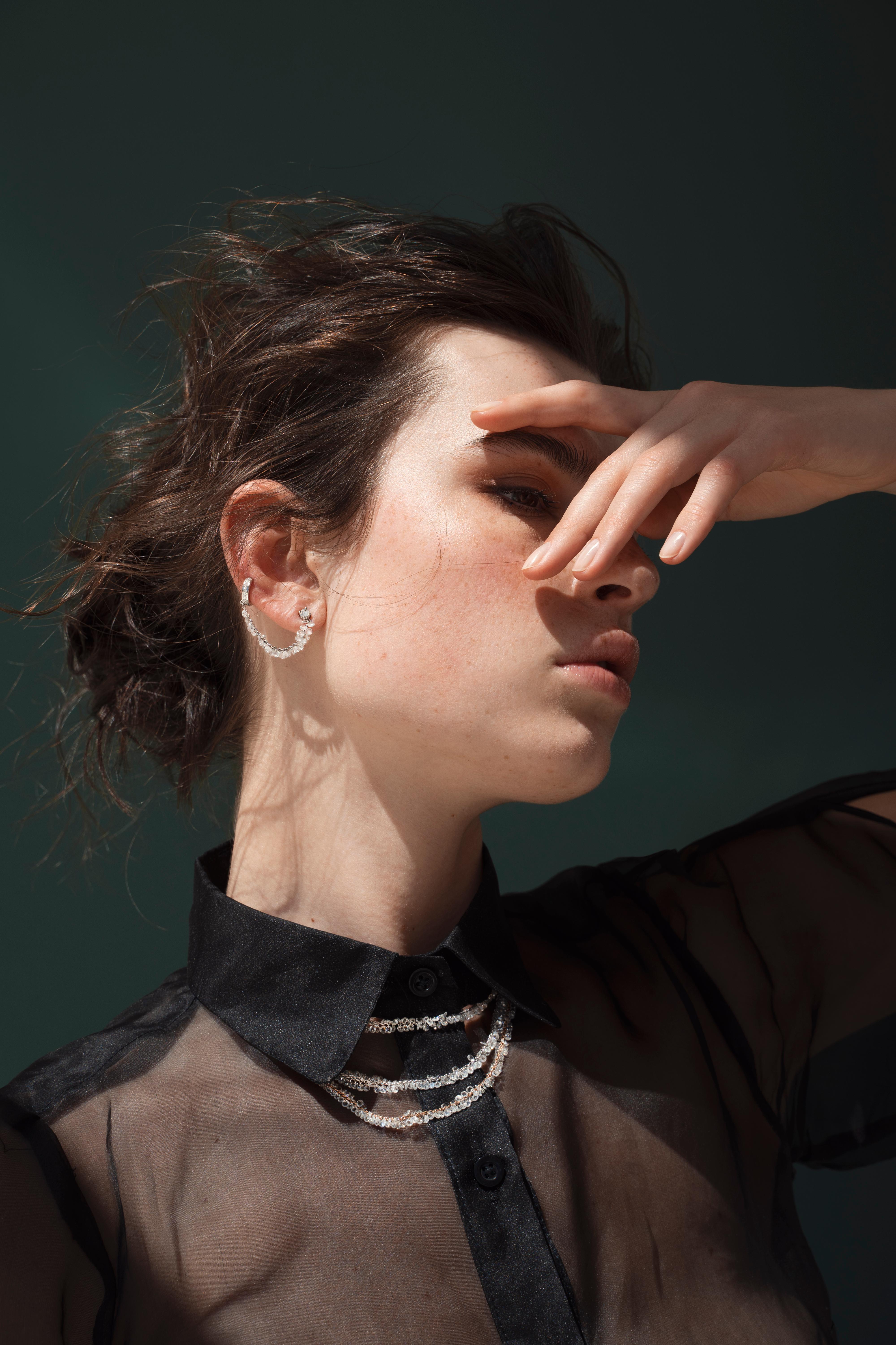 Contemporary Constellation earring in white gold and rose-cut diamonds For Sale