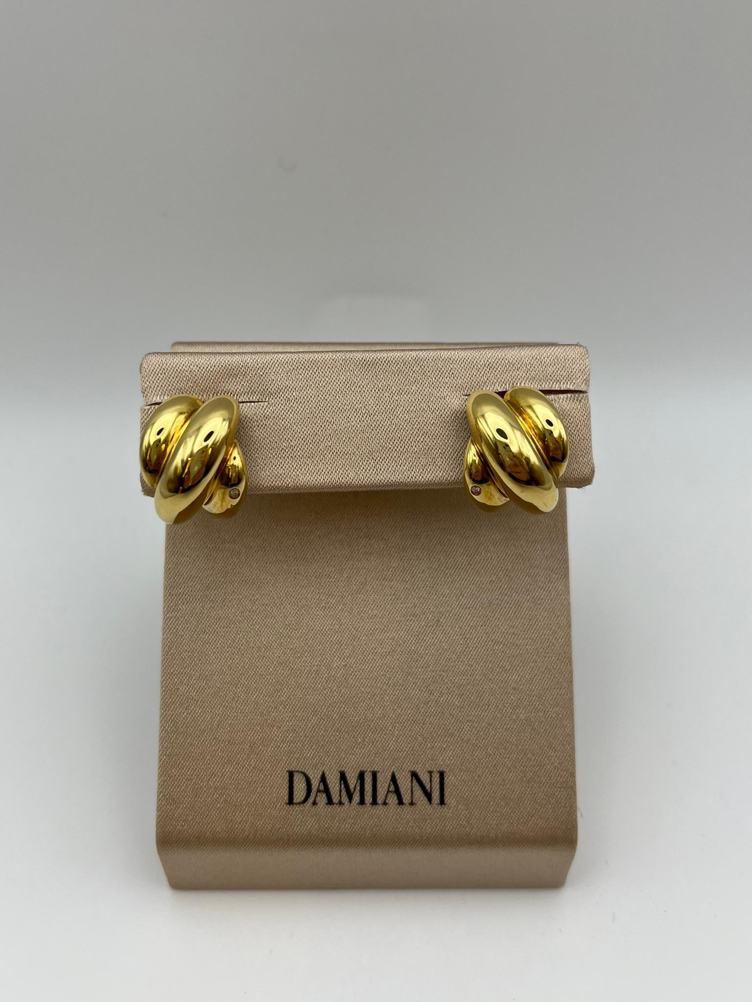 Moderne Boucles d'oreilles Damiani en or 18 carats avec diamants - Design italien emblématique en vente