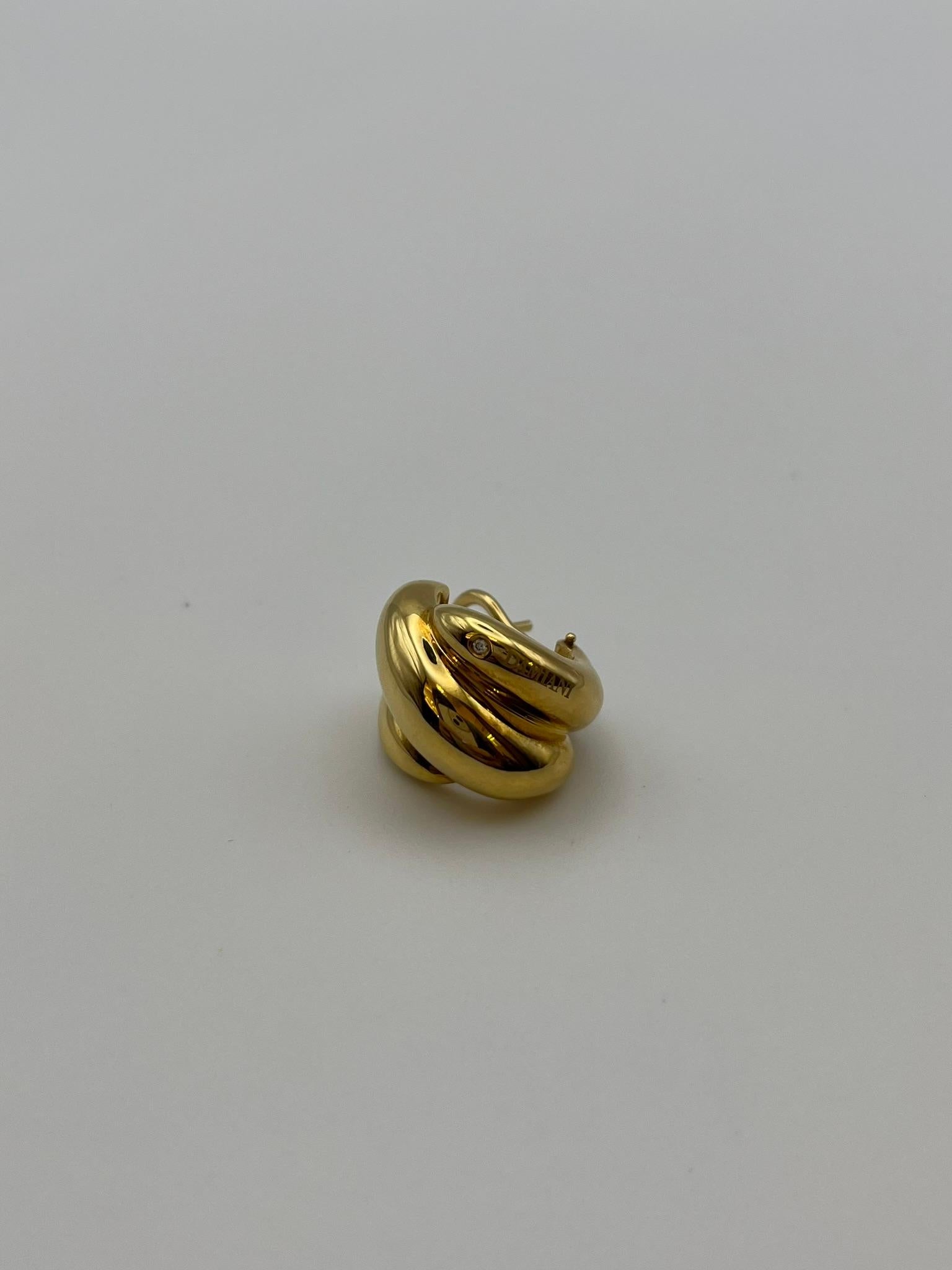 Boucles d'oreilles Damiani en or 18 carats avec diamants - Design italien emblématique Pour hommes en vente