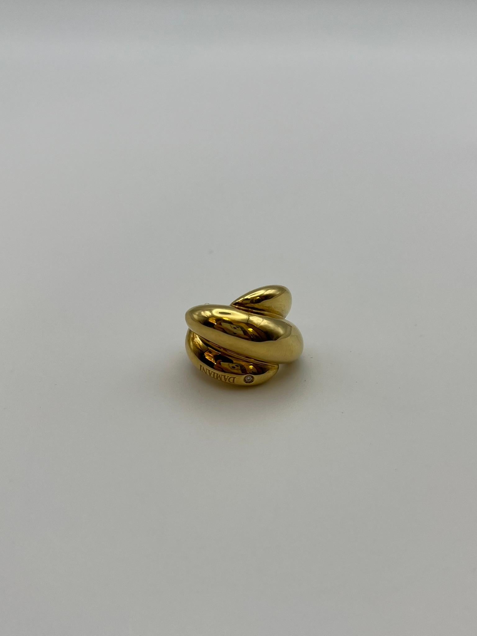 Boucles d'oreilles Damiani en or 18 carats avec diamants - Design italien emblématique en vente 1