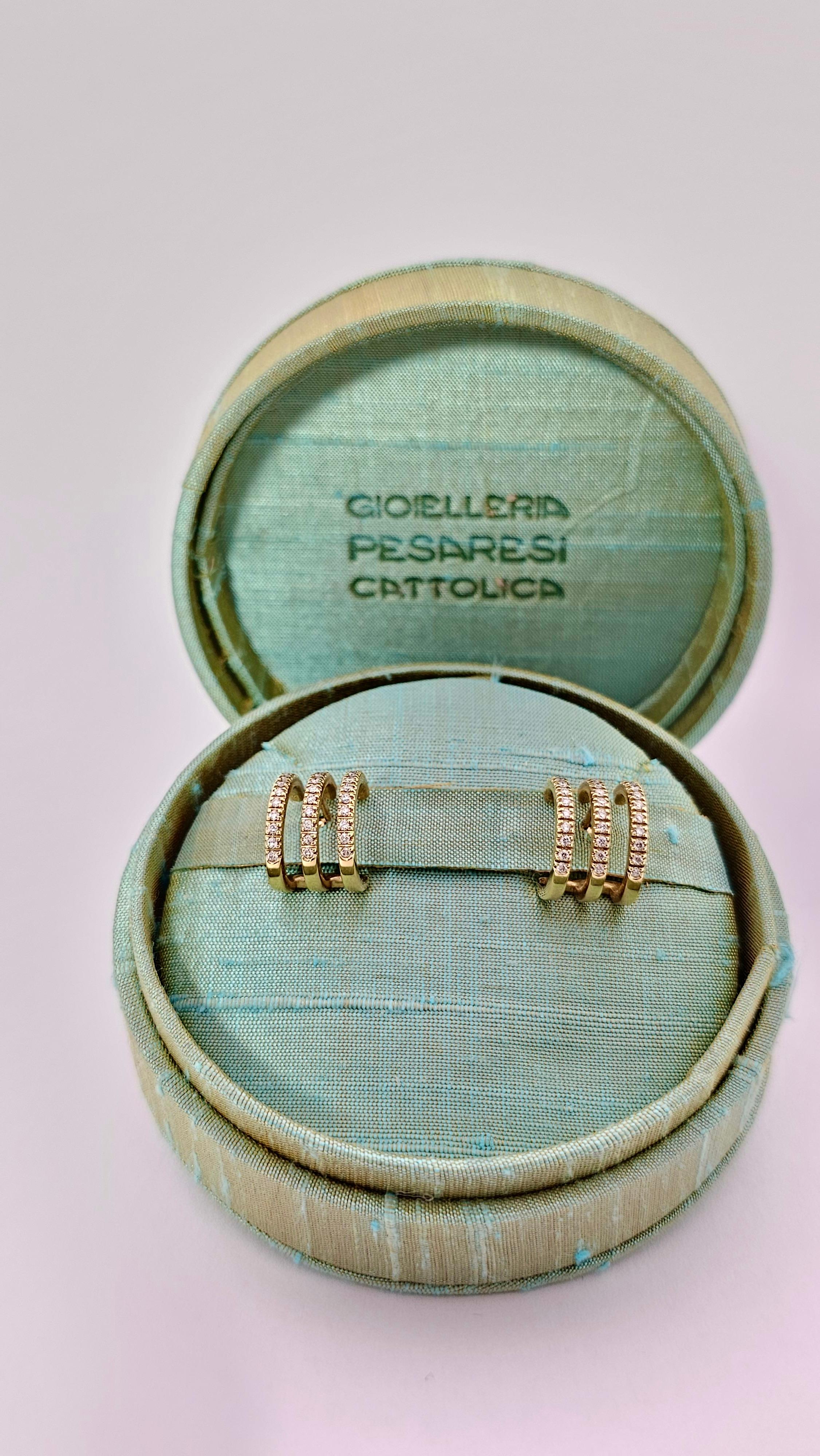 Boucles d'oreilles  Cercles géométriques en or jaune et diamants en vente 3