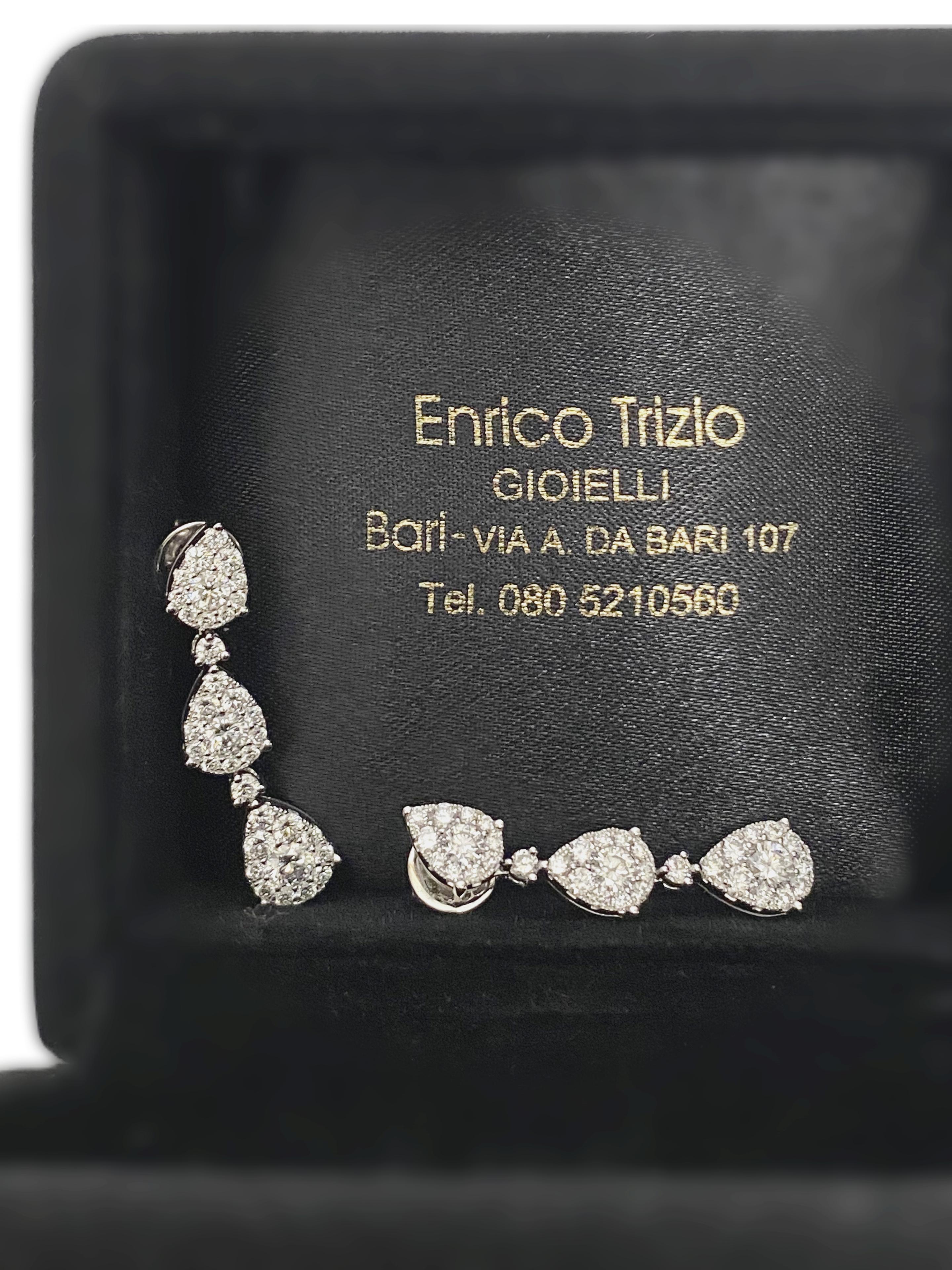 Brilliant Cut Orecchini Gocce in Oro Bianco 18 kt con Diamanti Centrali da 1.45 Carati  For Sale