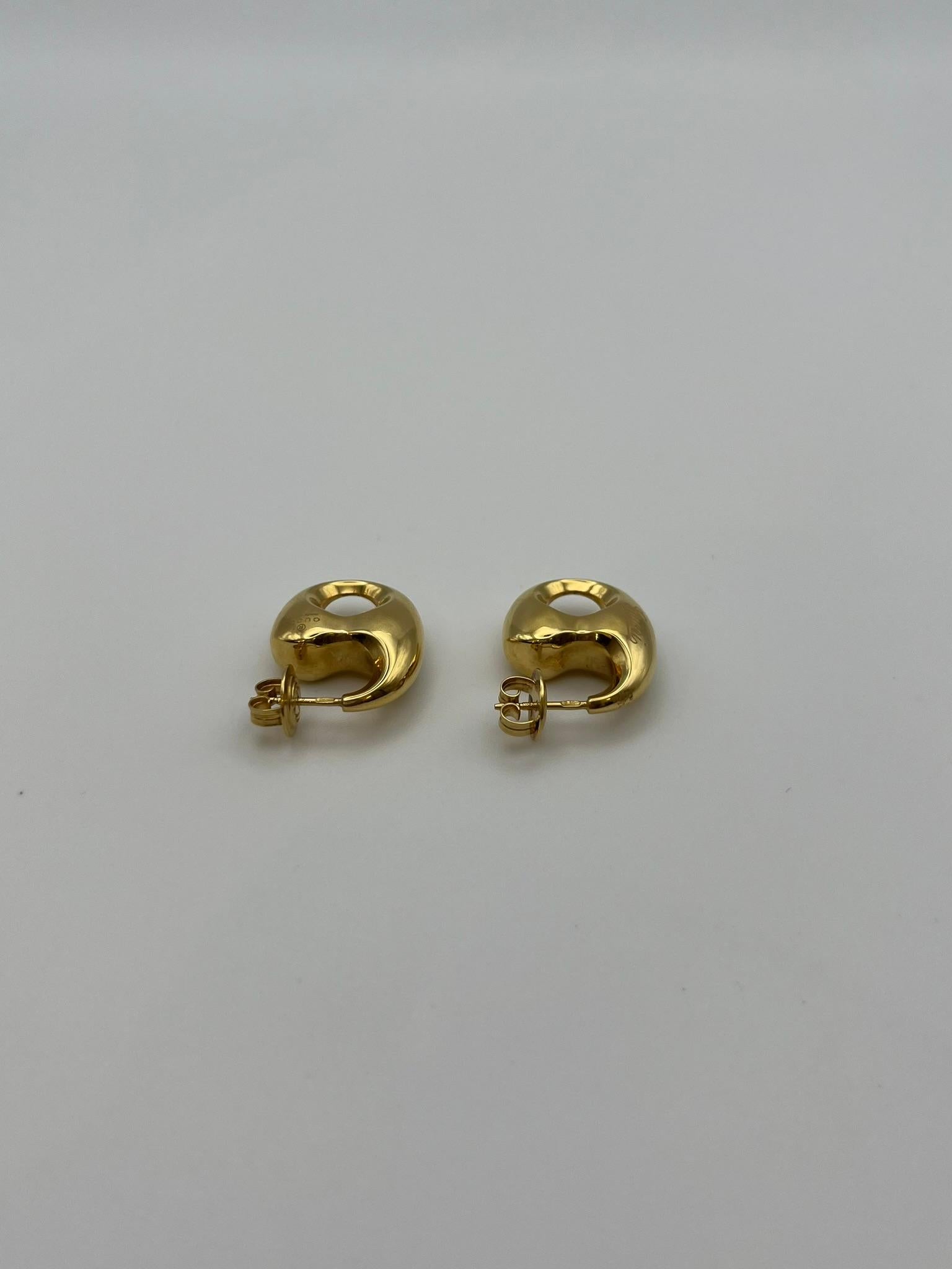 Gucci Lido collection earrings in 18k yellow gold For Sale 5