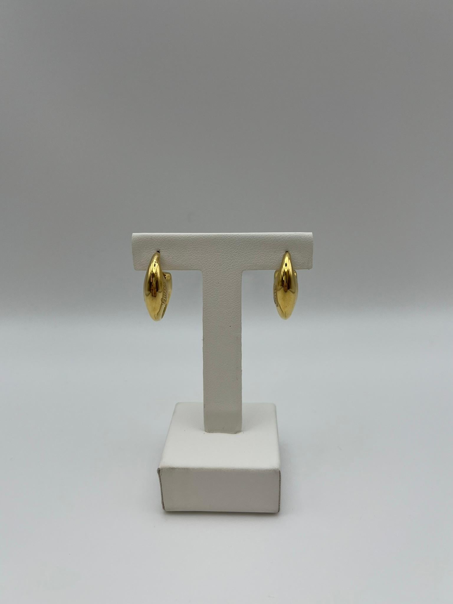Gucci earrings from the Lido collection in 18 kt yellow gold. The 