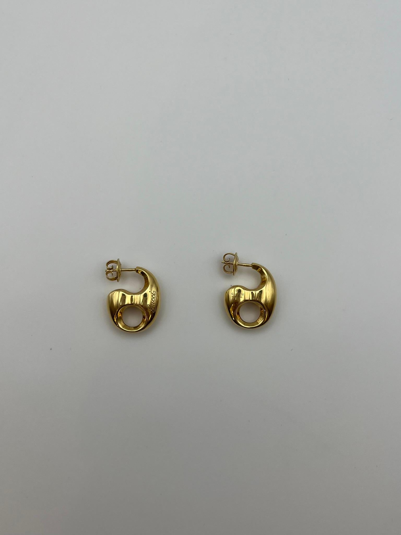 Gucci Lido collection earrings in 18k yellow gold For Sale 1