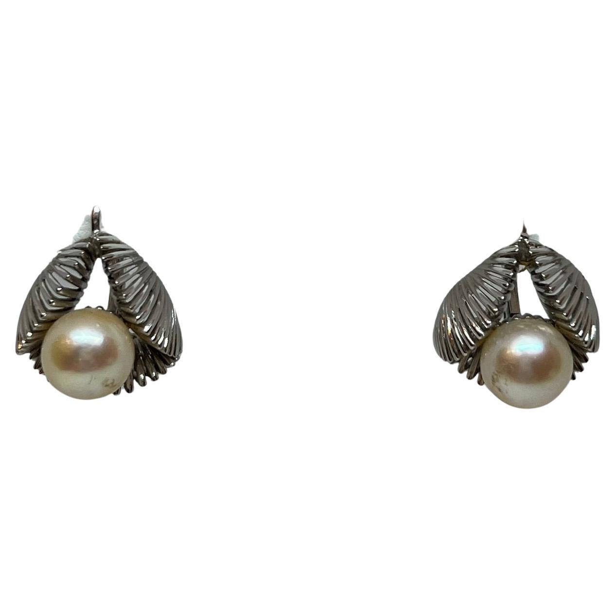 Pendientes de oro blanco de 18 kt. con perlas Akoya