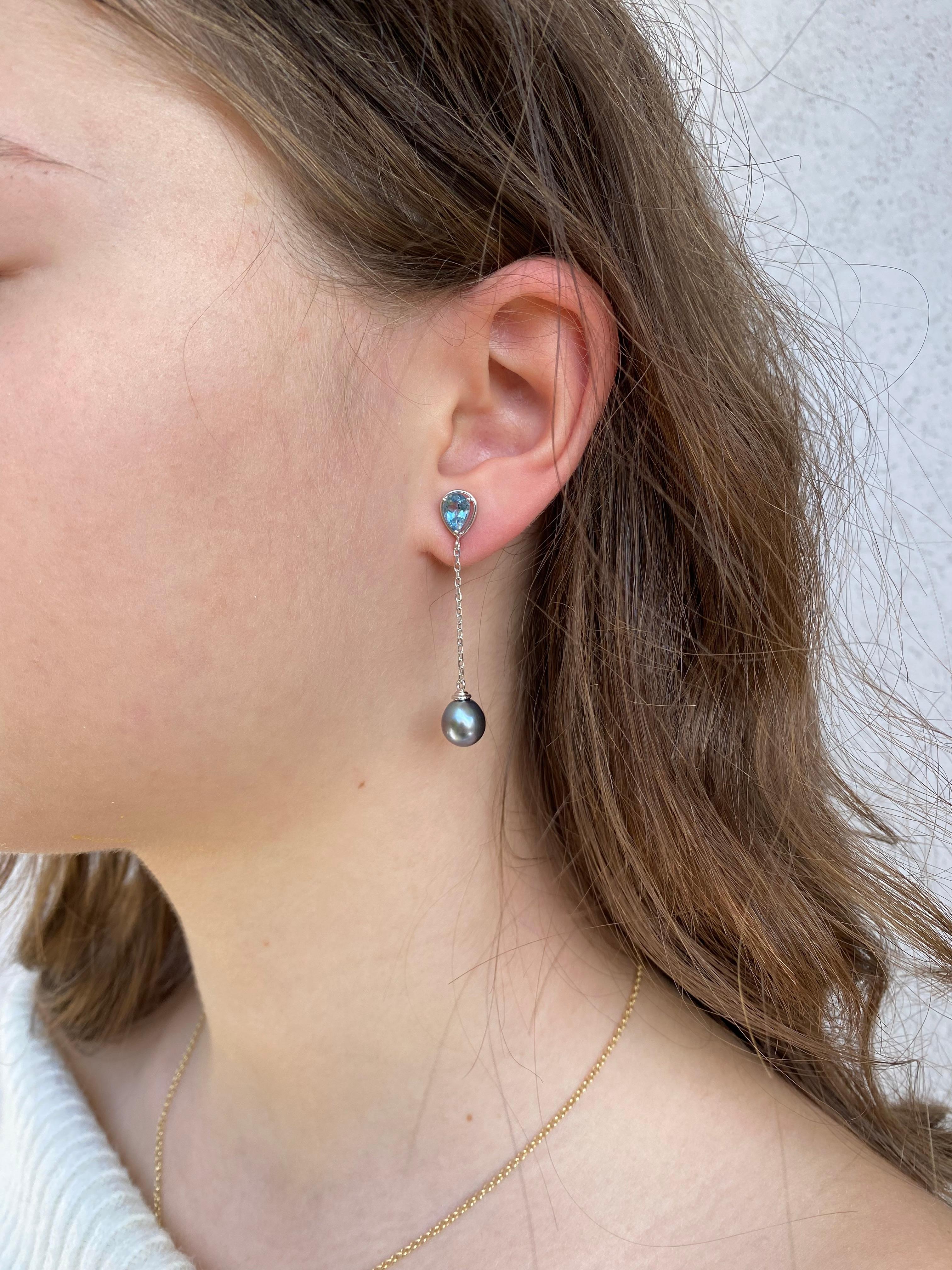 Artigiano Orecchini in oro bianco 18Kt con gocce di acquamarina e perle dei Mari del Sud in vendita