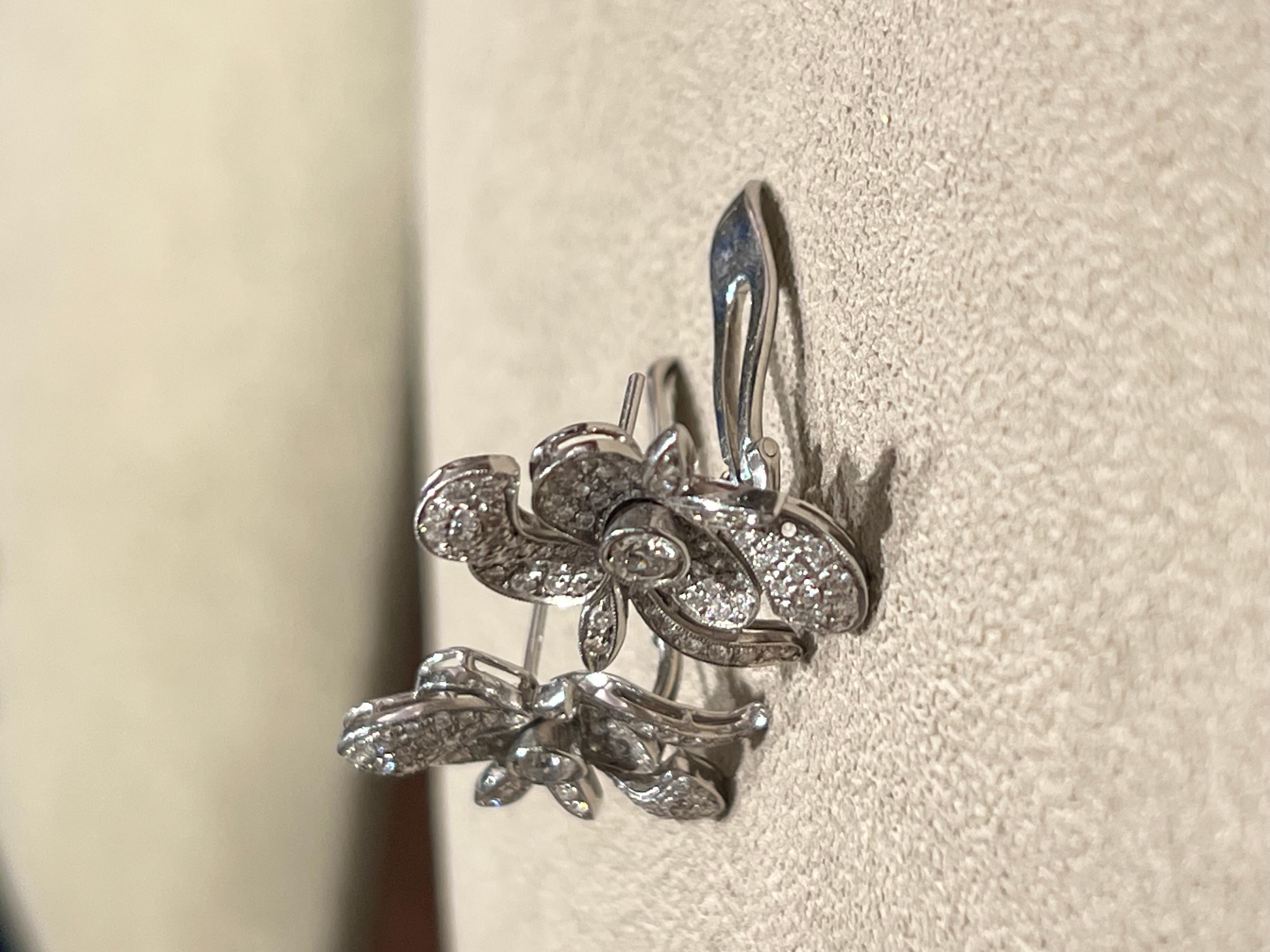 Round Cut White gold diamond lobe earrings  floral shaped For Sale