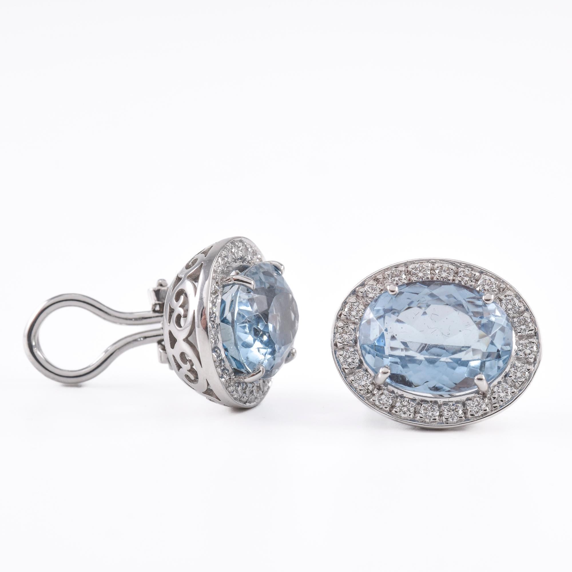 Orecchini in oro bianco con Diamanti e Topazi in vendita 4