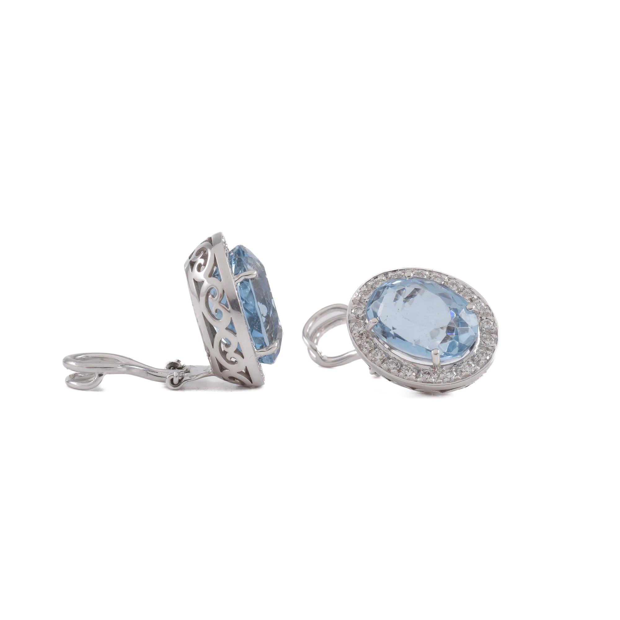 Orecchini in oro bianco con Diamanti e Topazi in vendita 3