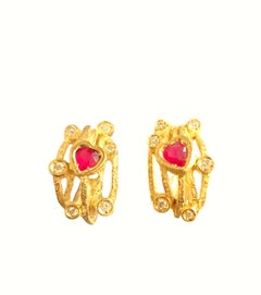 18 kt yellow gold earrings with diamonds and rubies heart Sacchi Gioielli