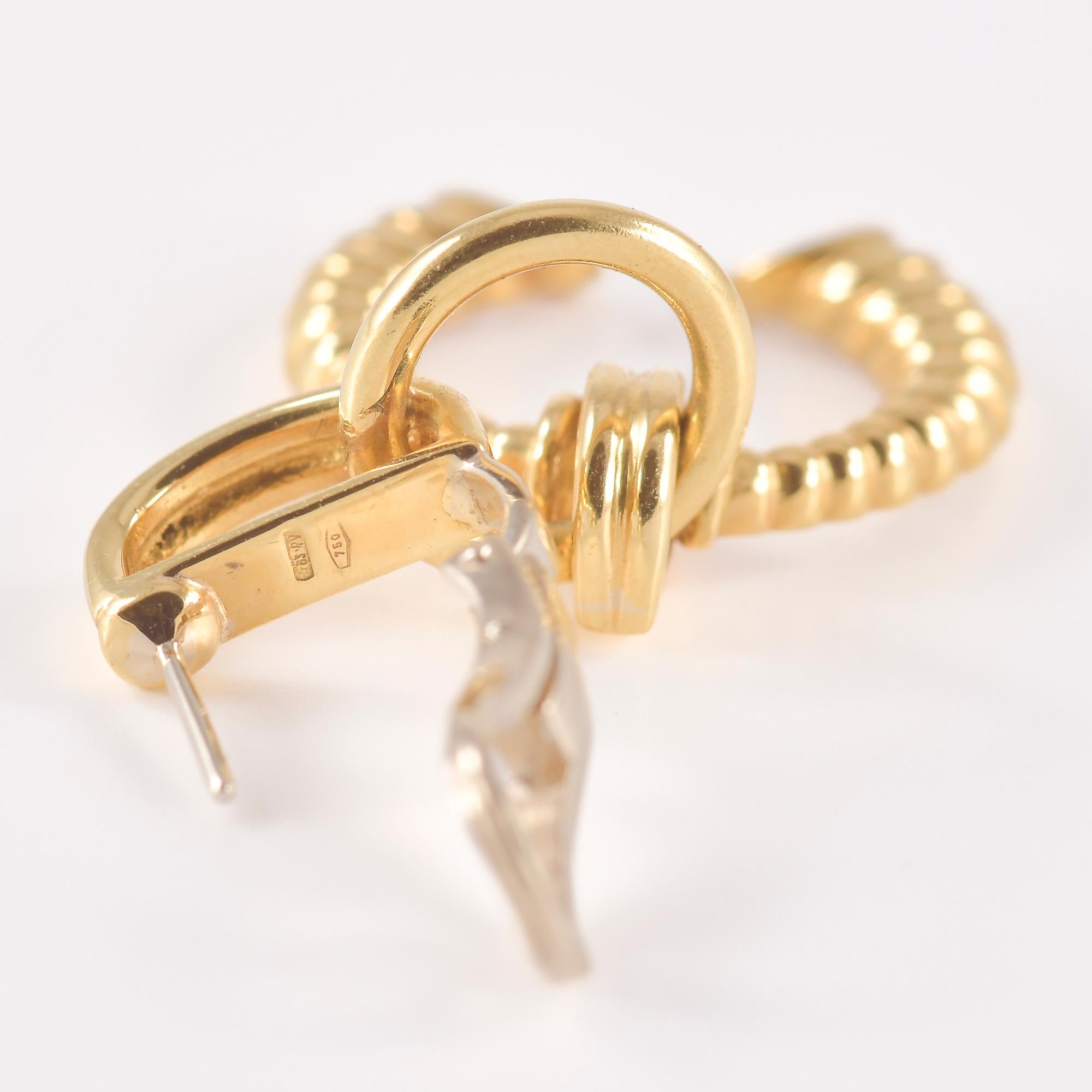 Boucles d'oreilles en or jaune avec diamants de taille brillant en vente 4